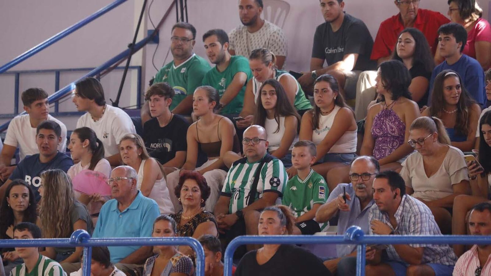 Las fotos de Real Betis - Fundación Granada en la Línea
