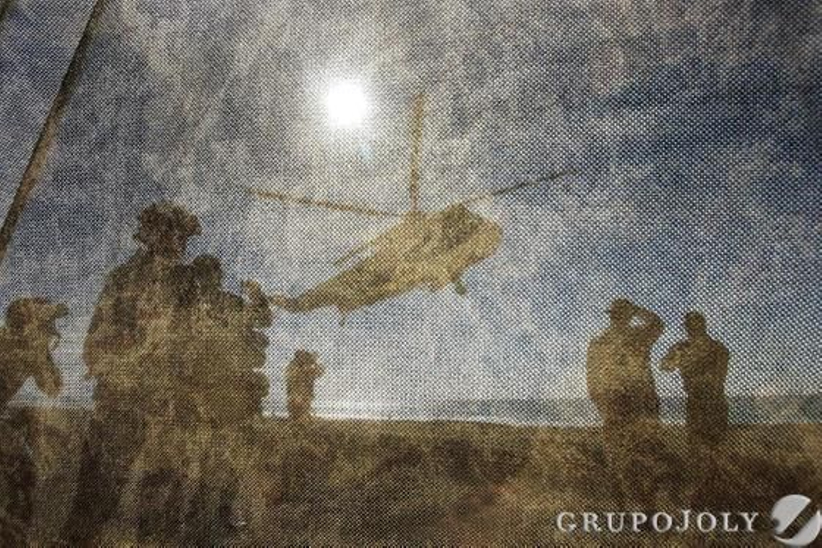 Las Fuerzas Armadas realizan una operación anfibia en El Retín para mostrar su capacidad de evacuación de ciudadanos en zonas de conflicto.

Foto: Fito Carreto