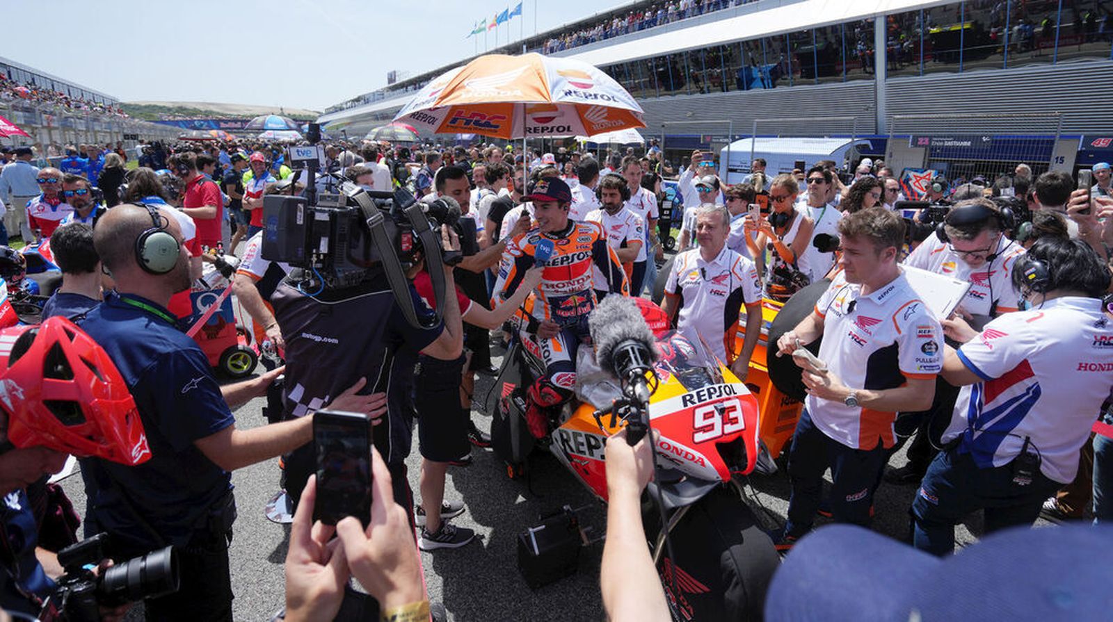 Marc Márquez, preparado para la salida de la carrera de MotoGP en Jerez.