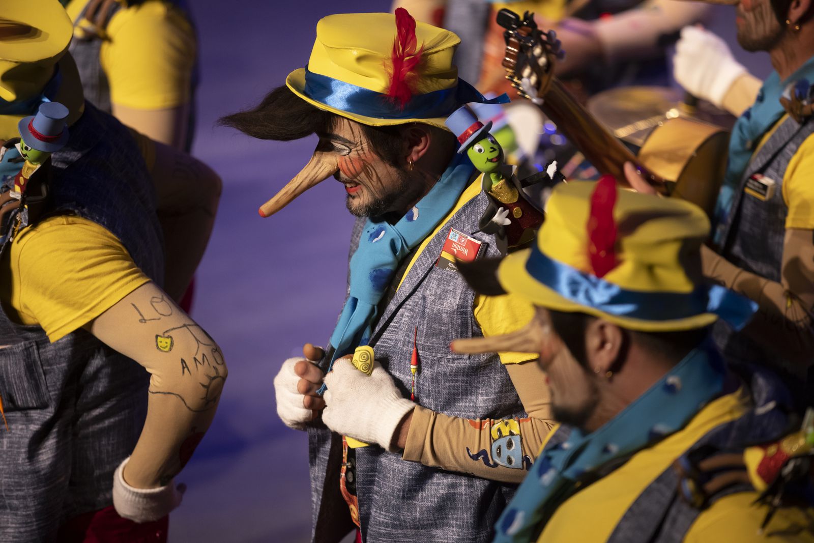 Imágenes de la actuación de la murga de Ayamonte "Los embusteros" en el Carnaval Colombino