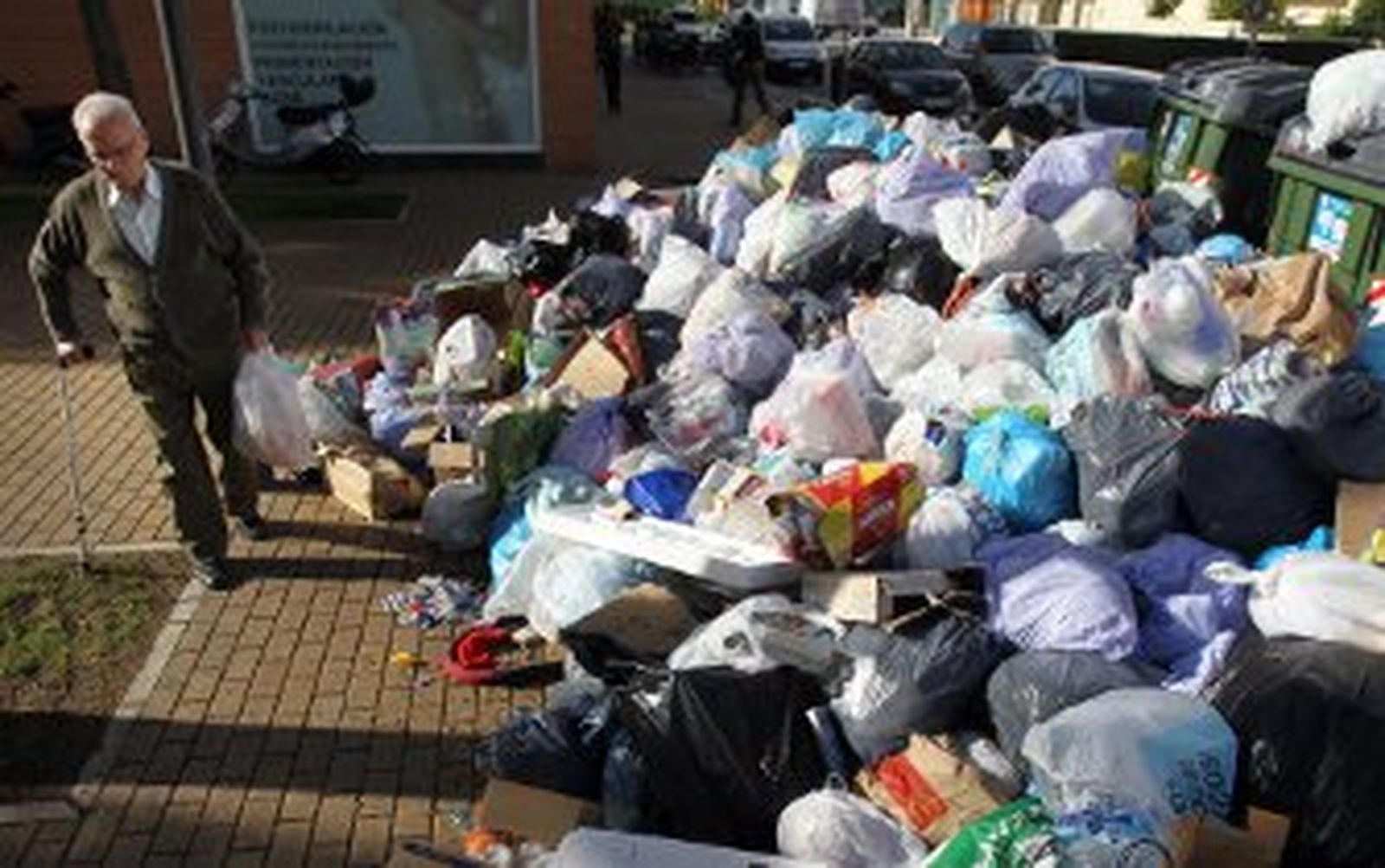 Solidaridad denuncia "malos olores y ratas" cerca de los colegios