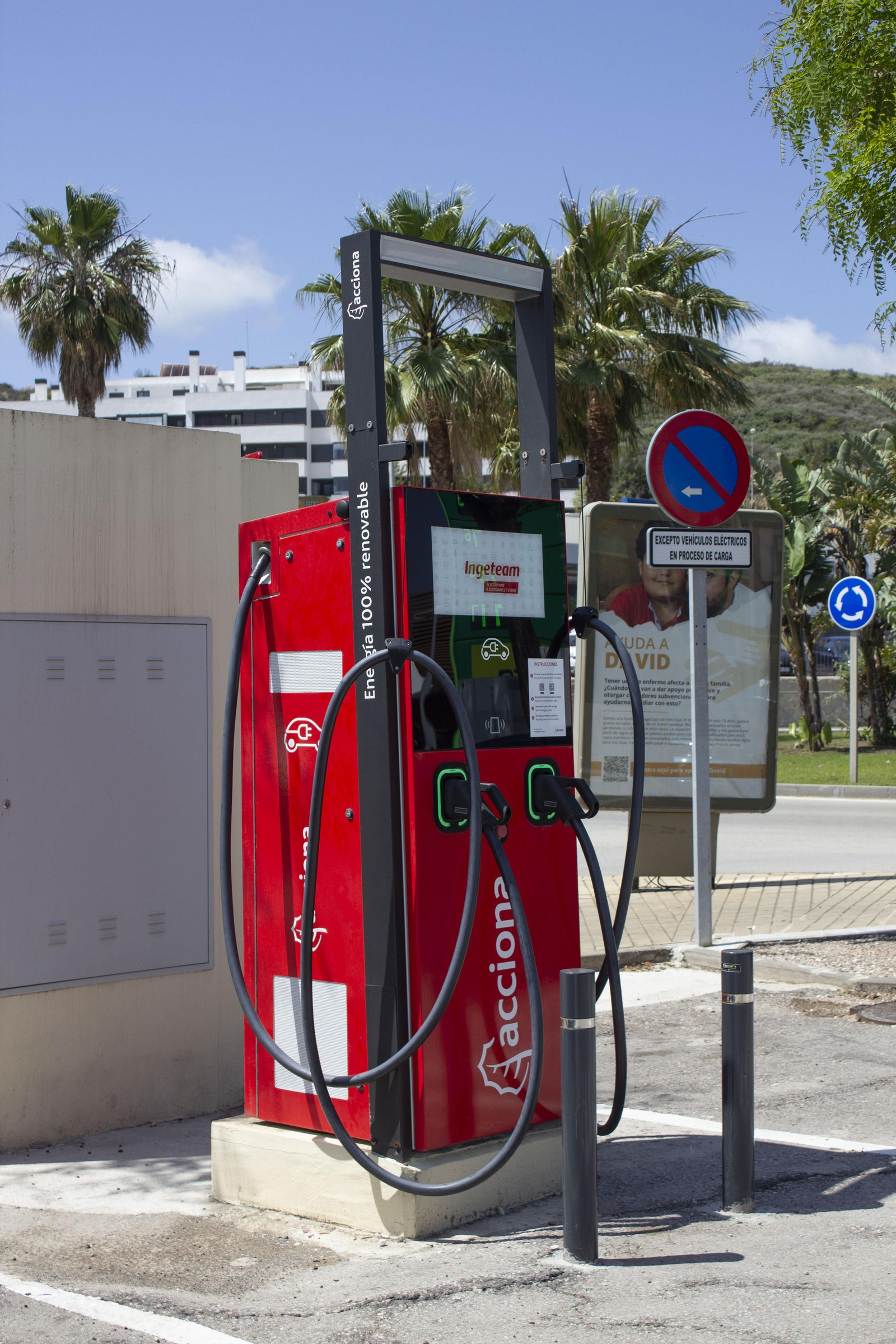Fotos de los puntos de recarga para coches eléctricos en Algeciras