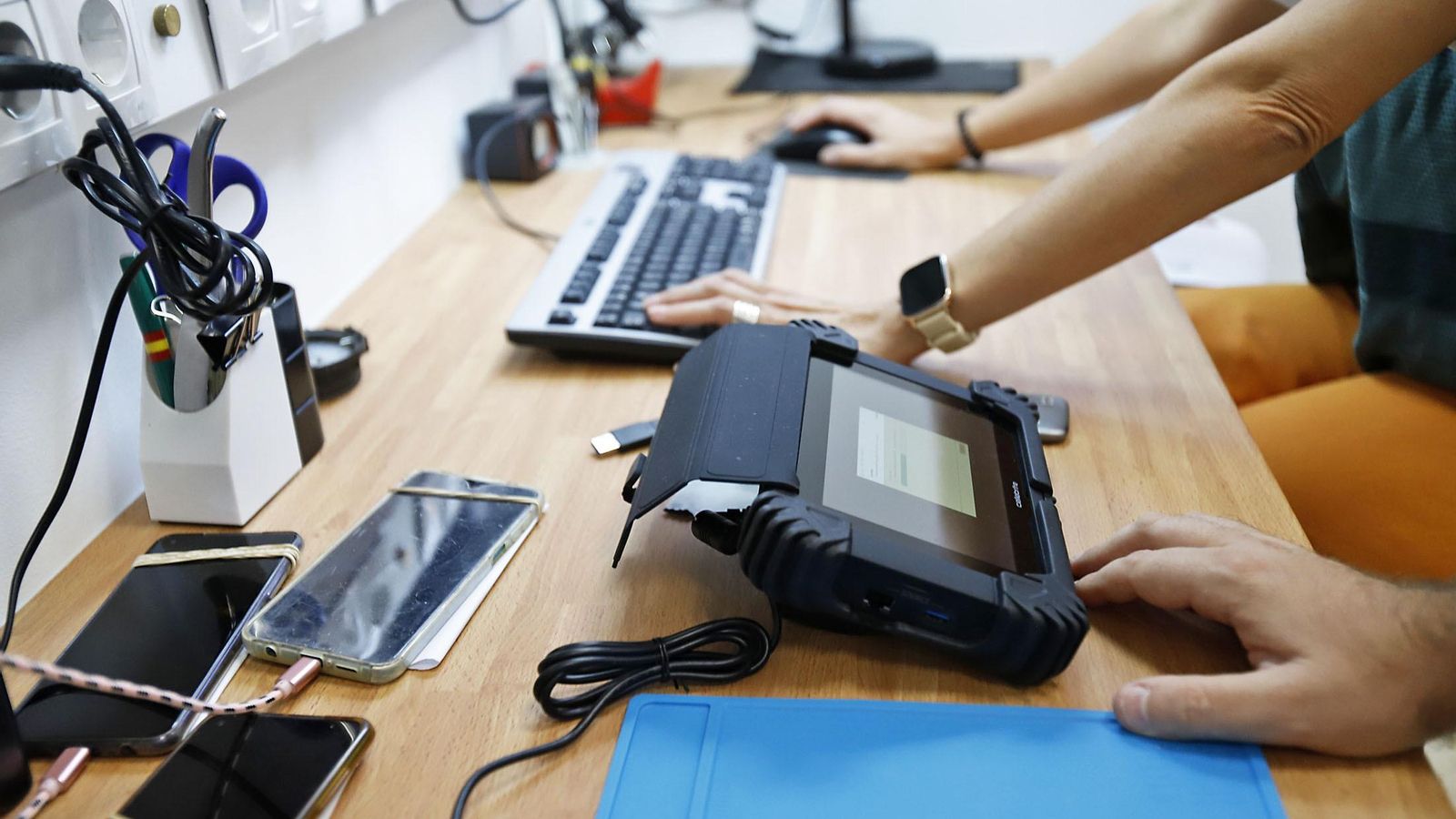 Uno de los aparatos con los que Edite da apoyo tecnológico a las unidades.