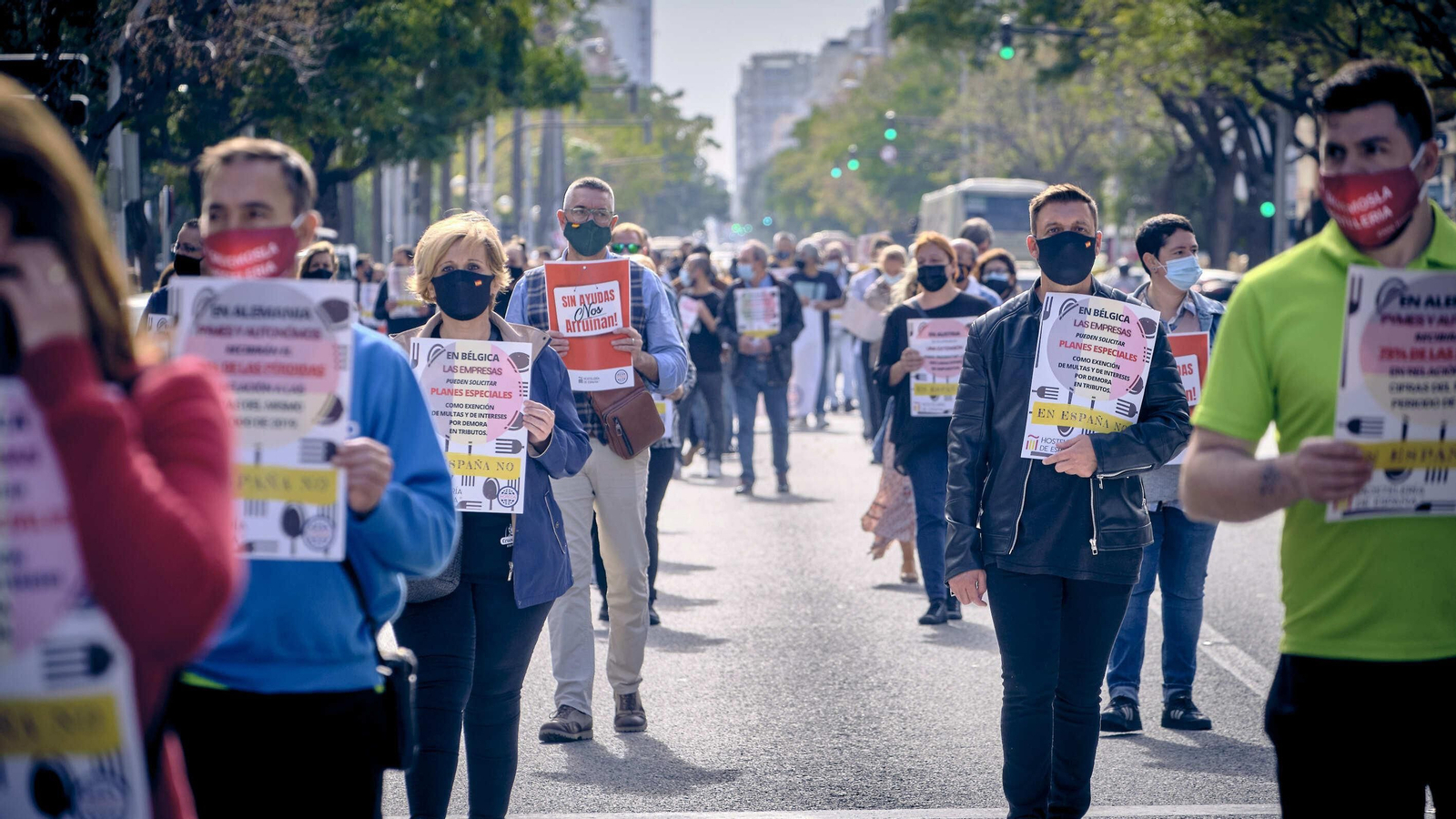 La Hostelería de Cádiz se moviliza en demanda de ayuda por los efectos de  la Covid-19