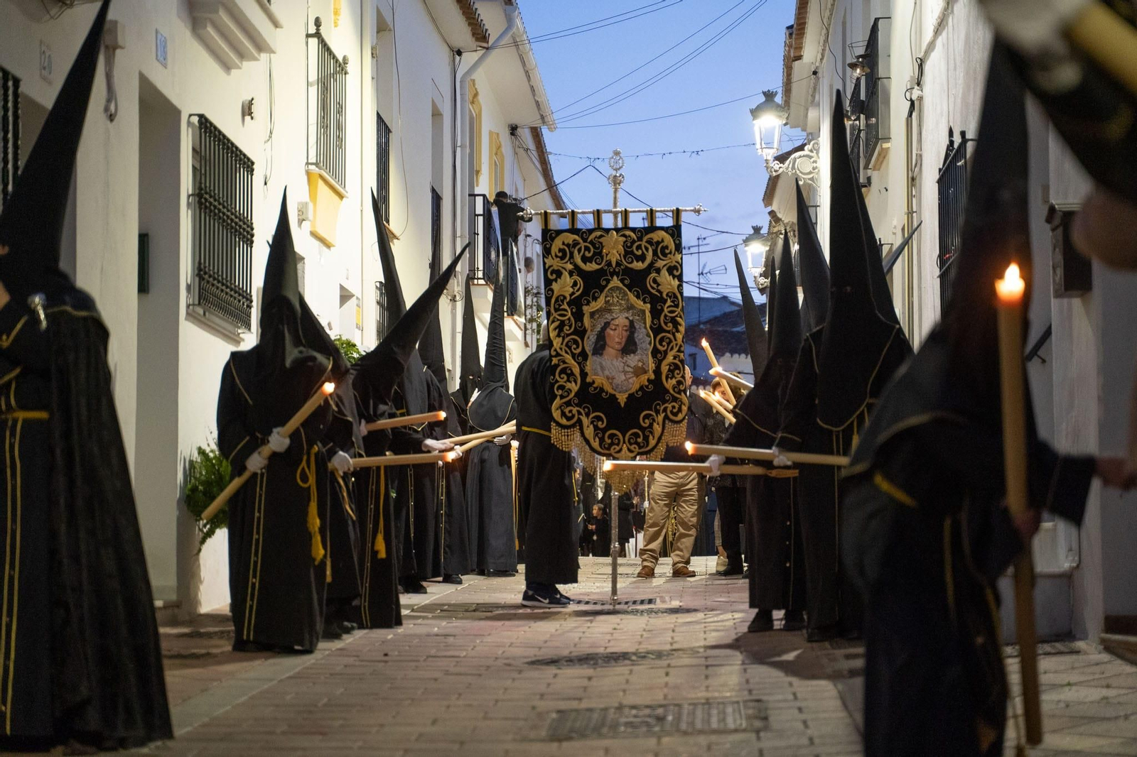 El Nazareno el Jueves Santo en Benalmádena Pueblo, en imágenes