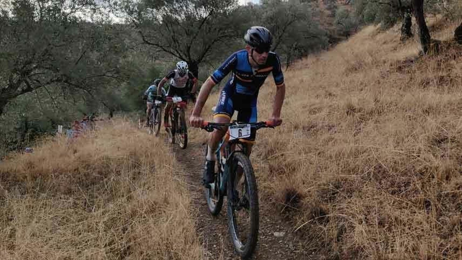 Instante de la carrera del IV Maratón BTT Las Molinas de Sierra Morena.
