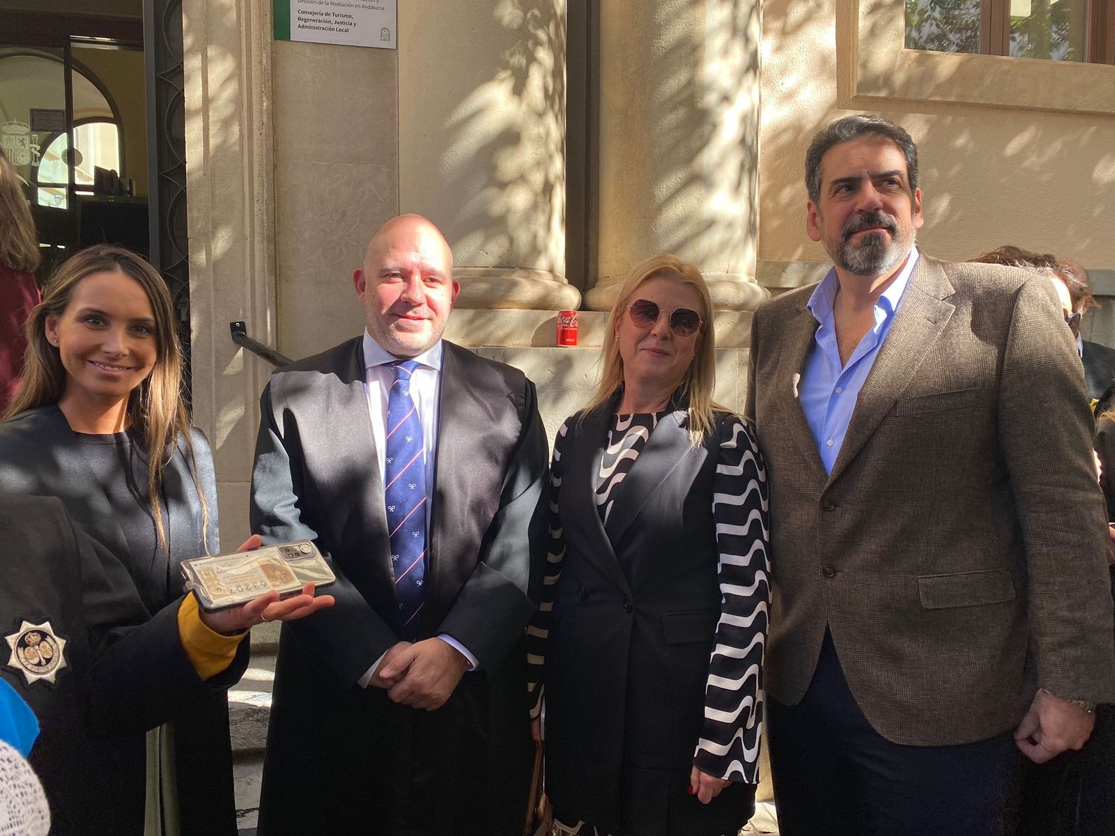 Concentración de profesionales de la justicia.