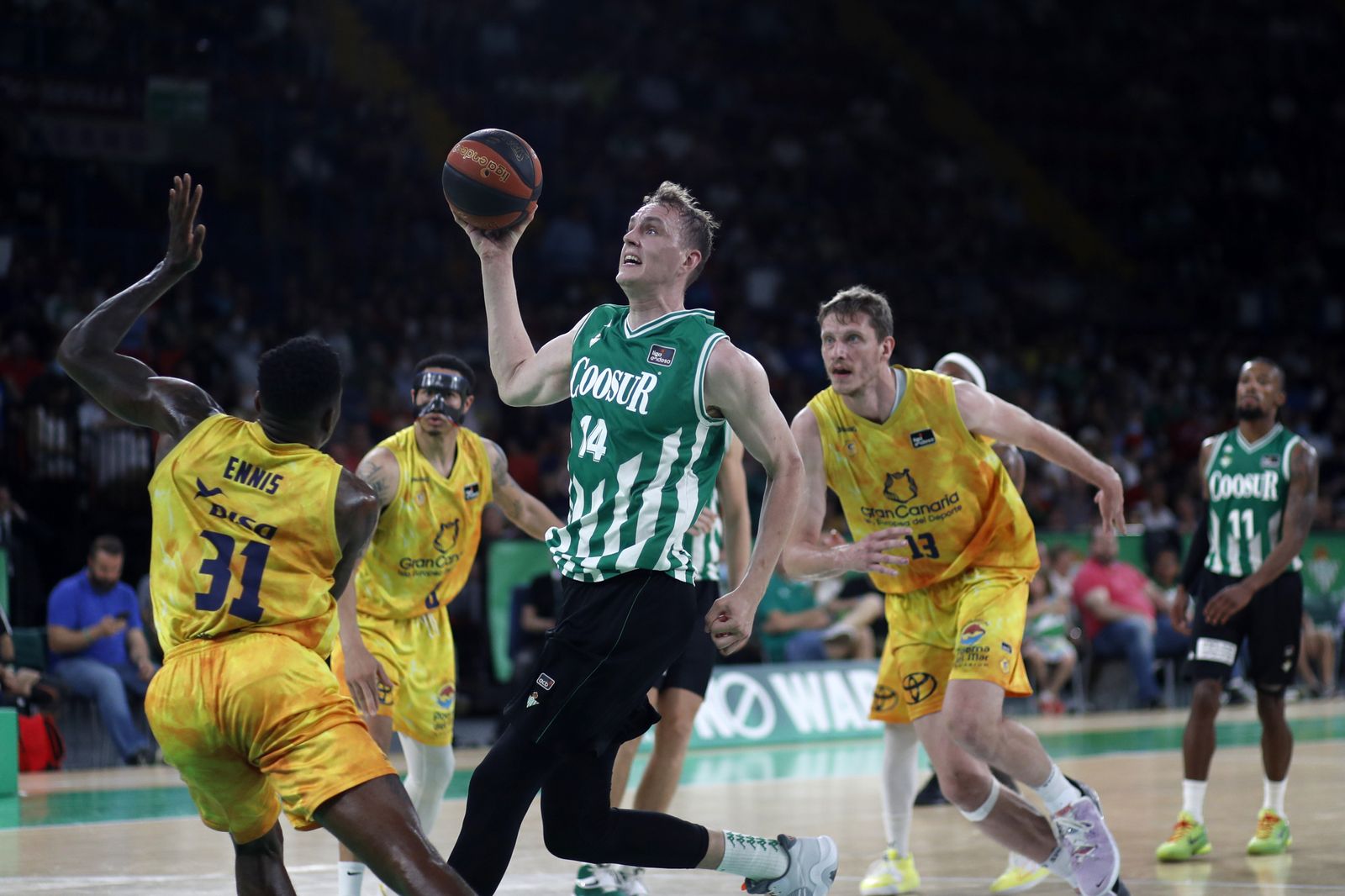 Las imágenes de la salvación del Coosur Betis