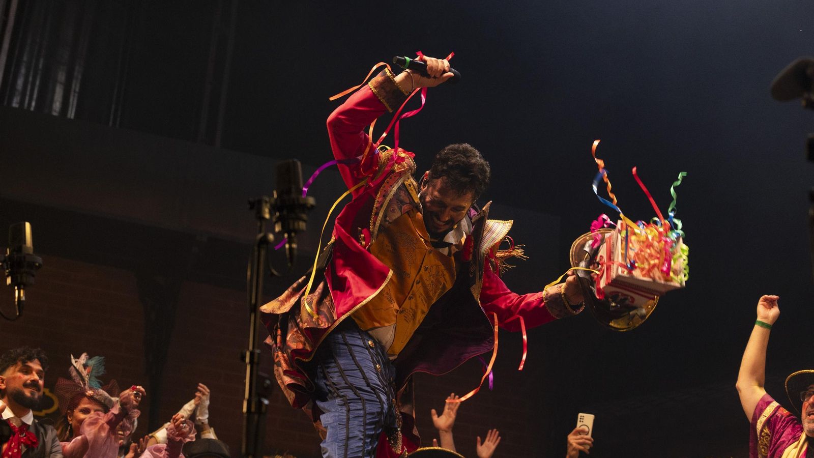 Las imágenes del pregón de Antoñito Molina en el carnaval de Cádiz 2025