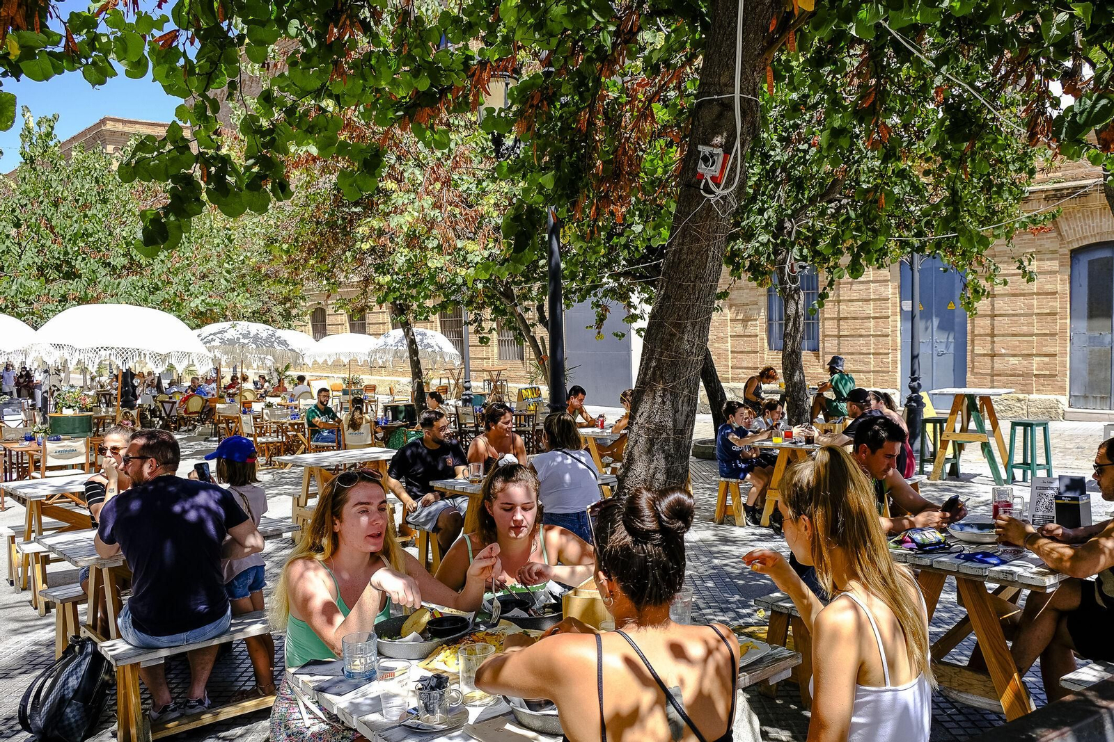 La zona cercana al Convento de Santo Domingo se ha convertido en una plazuela con aires internacionales, de biergarten, terraza asiática y bistrot.