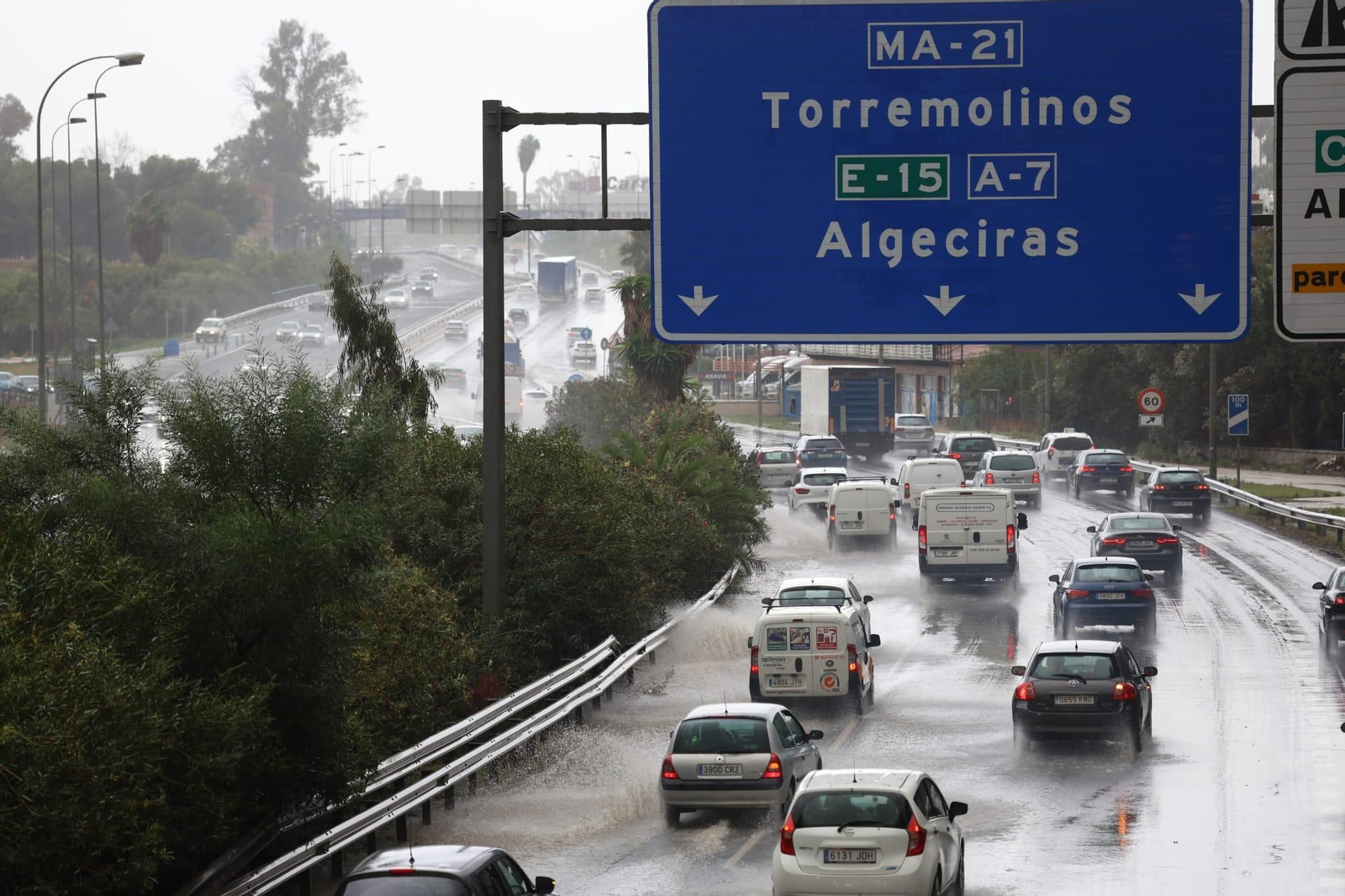 El tráfico en Málaga tras las lluvias, en fotos