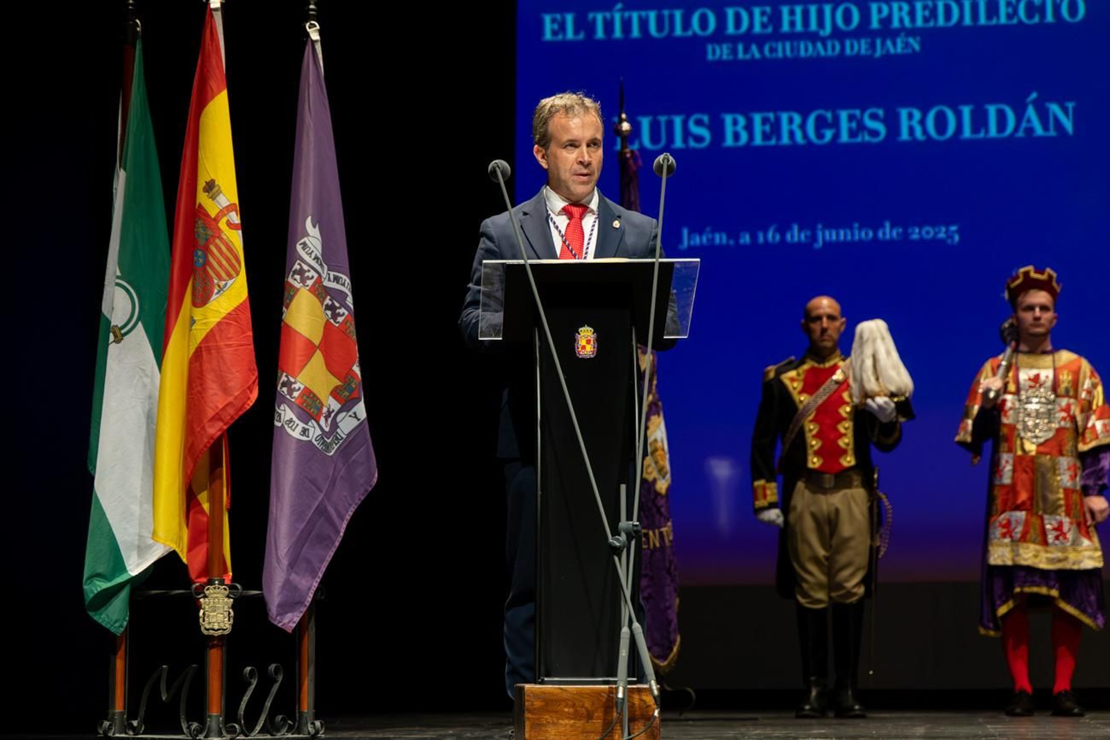 Entrega de la Medalla de Oro de la Ciudad a Luis Berges