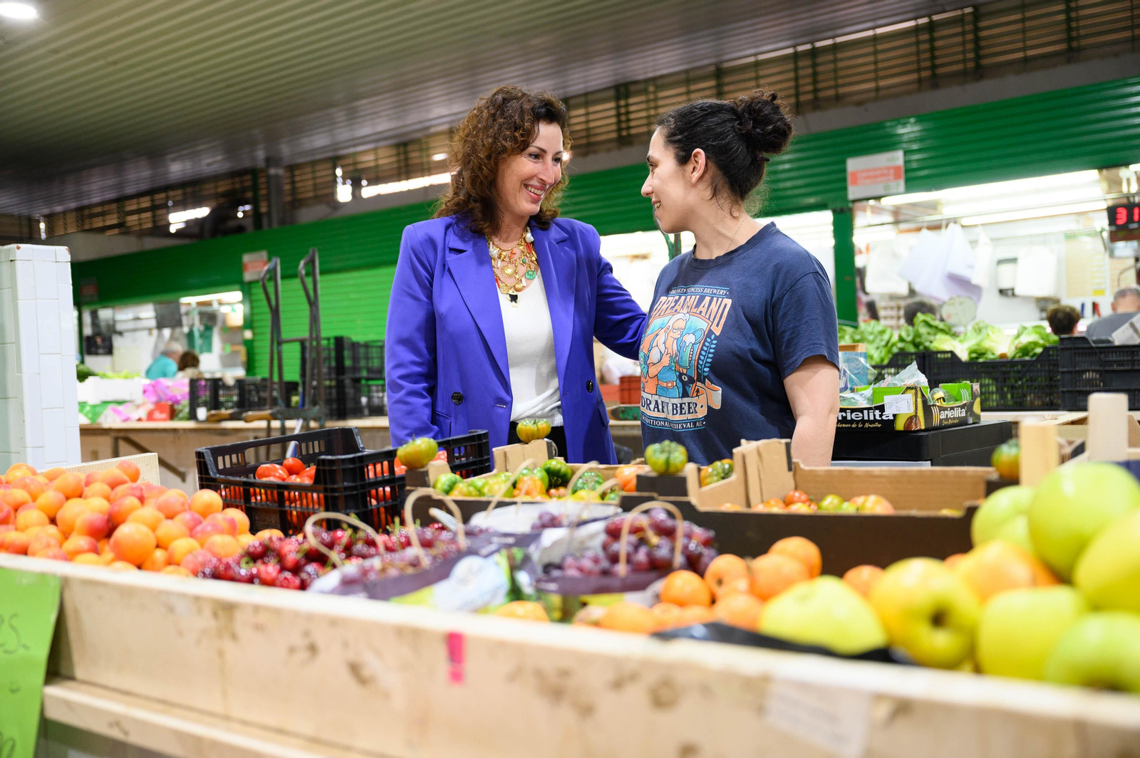 Compromiso de potenciar el comercio local de Almería con incentivos fiscales y campañas de apoyo