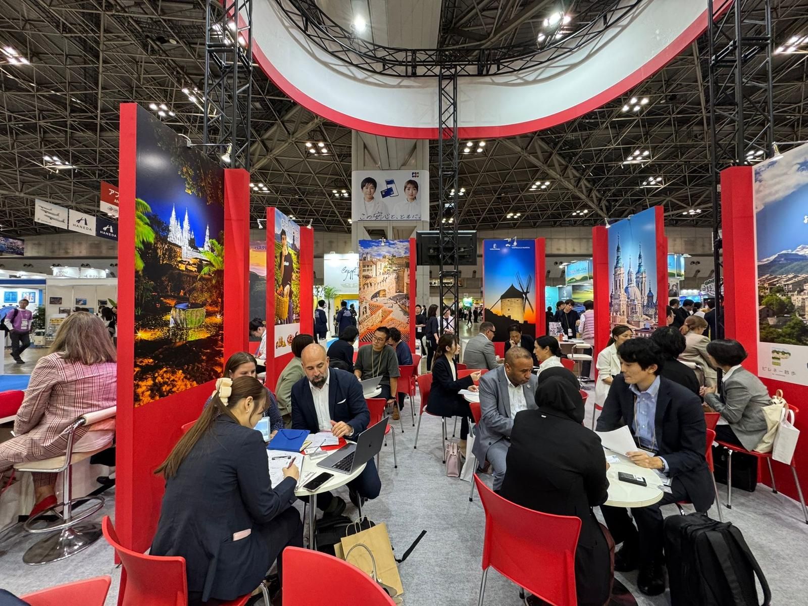 Stand de Granada y otras comunidades autónomas en la Japan Tourism Expo 2024