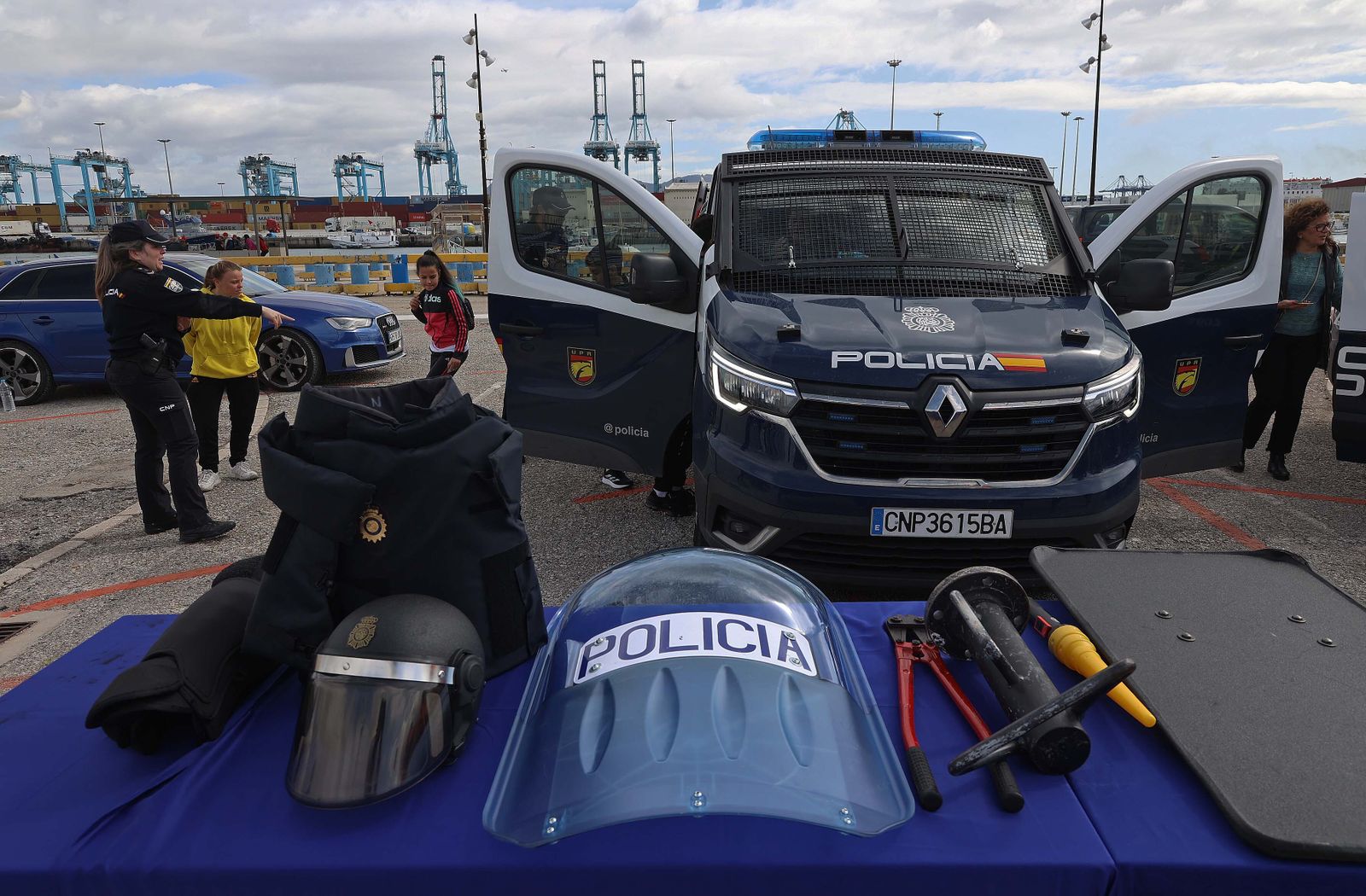 Imágenes del Día Europeo del 112 celebrado en el Puerto de Algeciras