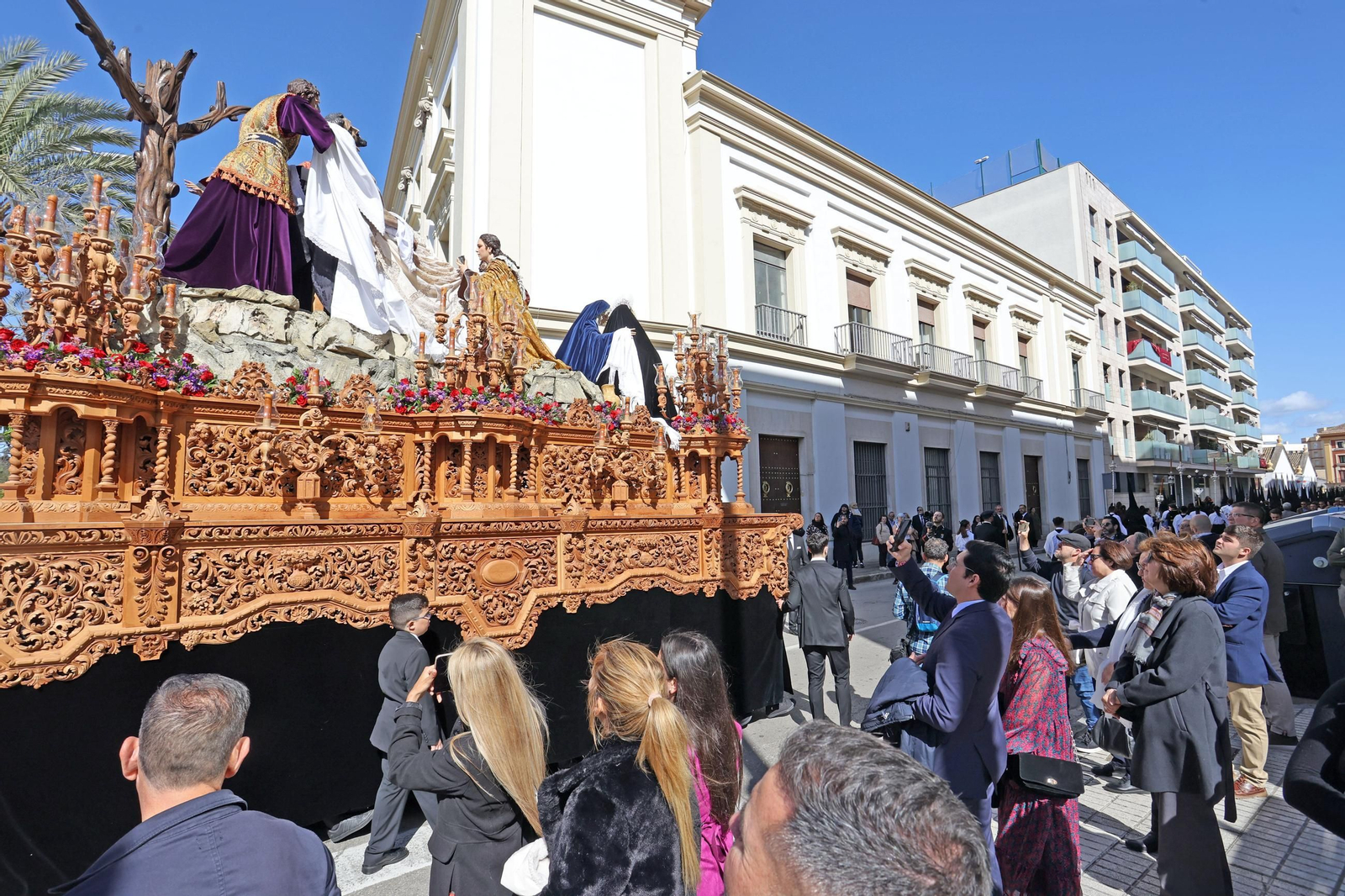 Imágenes de la Hermandad de la Sagrada Mortaja en el Sábado Santo de Jerez 2025