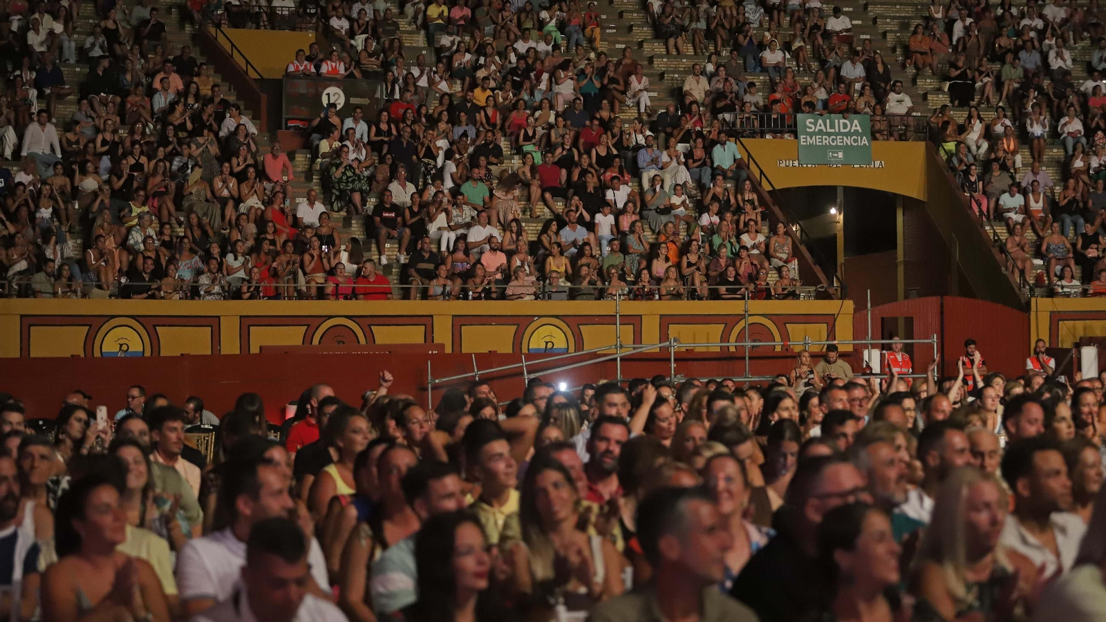 El público disfrutando de uno de los conciertos del Cabaret Festival en Algeciras.