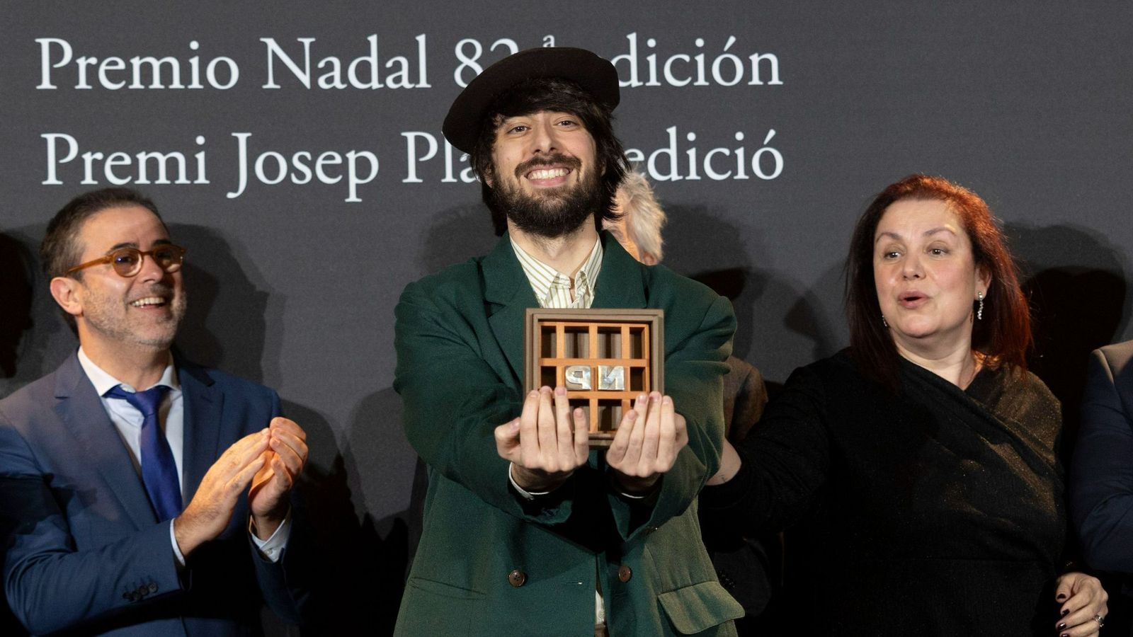 Uclés recoge el premio Nadal.