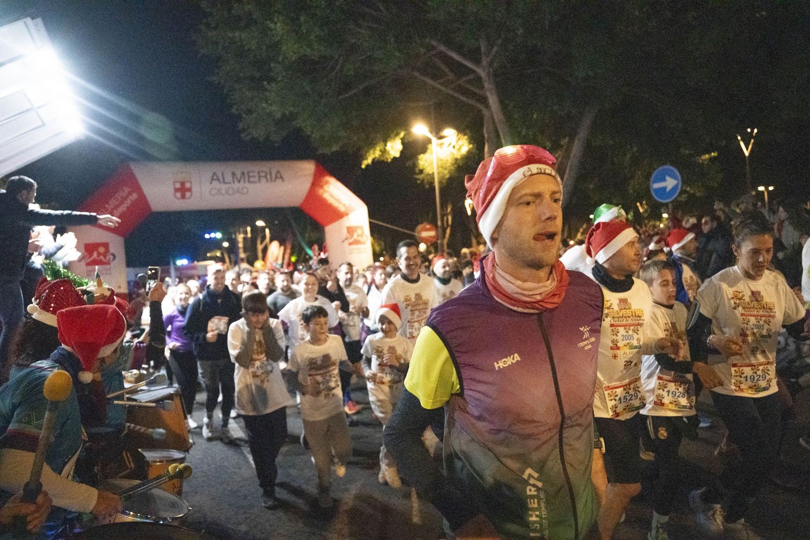 Almería corre y celebra su memoria olímpica en una San Silvestre de récord