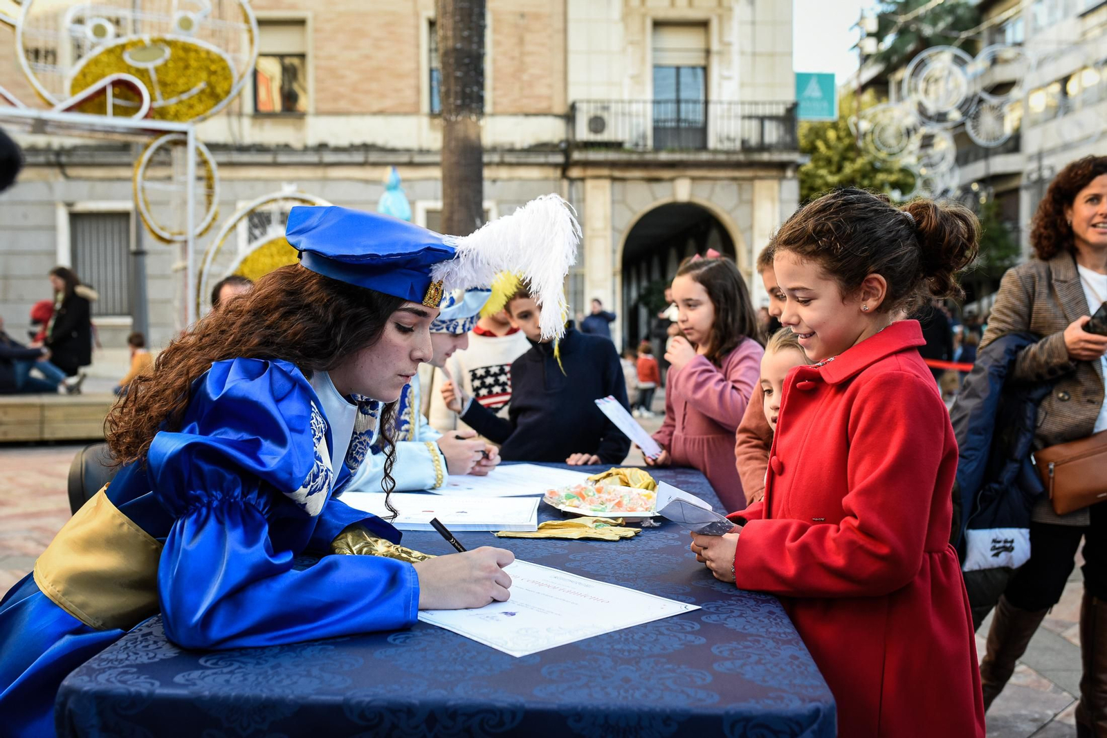 Imágenes de la entrega de cartas a SSMM Los Reyes Magos en el Ayuntamiento