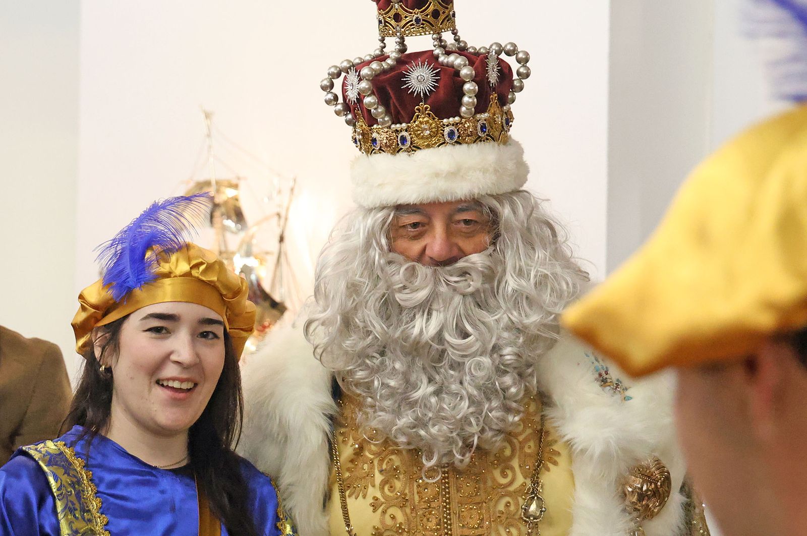 Reyes Magos de Huelva 2025: Imágenes de la visita a la Residencia María Nazaret