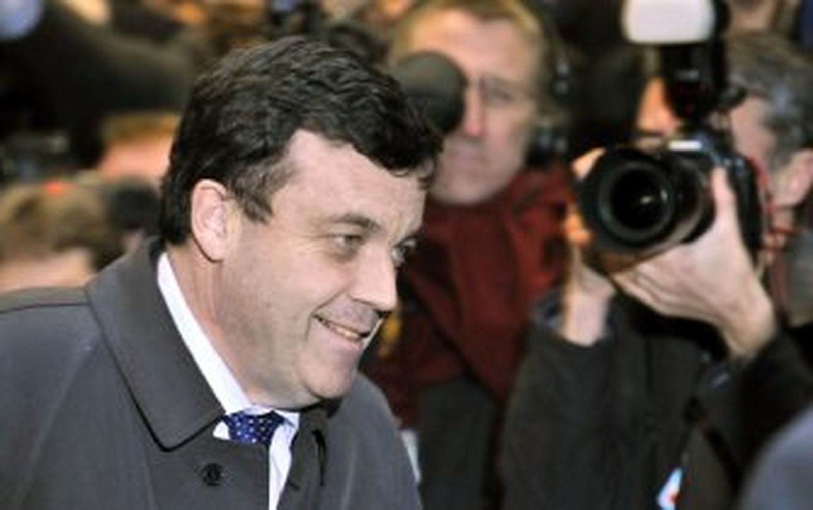 La UE y el FMI aceleran los contactos con Dublín para definir el rescate