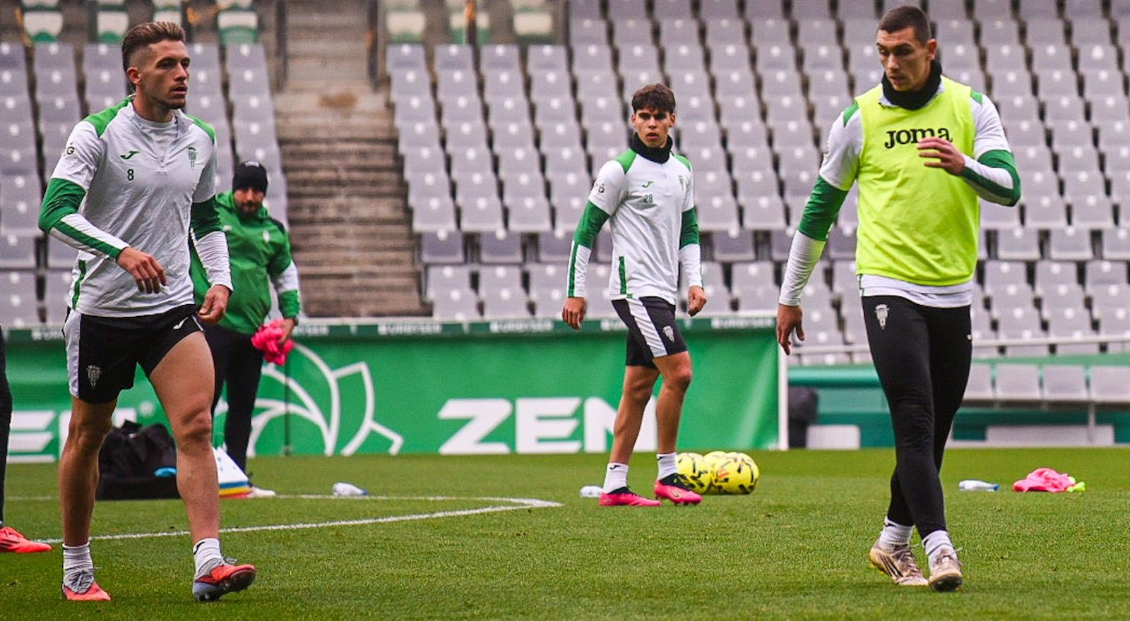 Isma Ruiz, Adri Fuentes y Salas, en la sesión del pasado jueves en El Arcángel.
