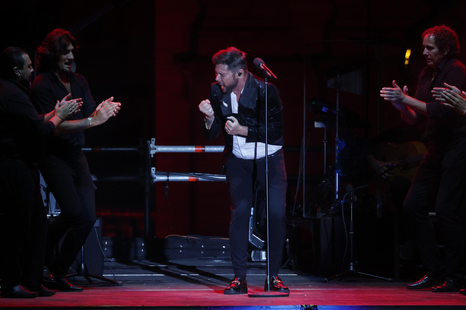 Las Imágenes del concierto de Miguel Poveda en Sevilla