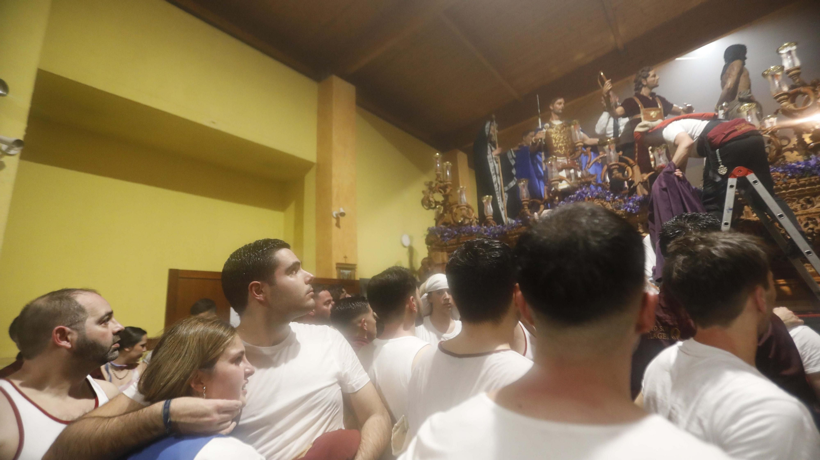 Fotos del Domingo de Ramos en La Línea: La Borriquita y Flagelación