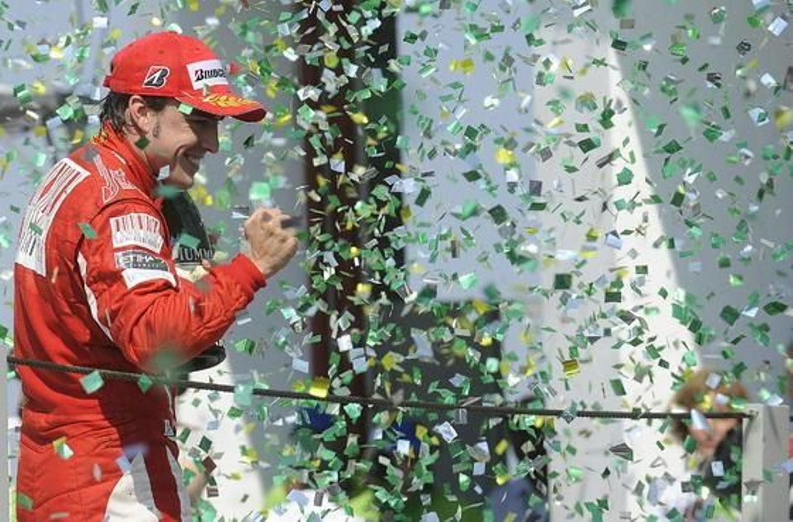 Vettel gana en Interlagos por delante de Webber y Alonso. / EFE