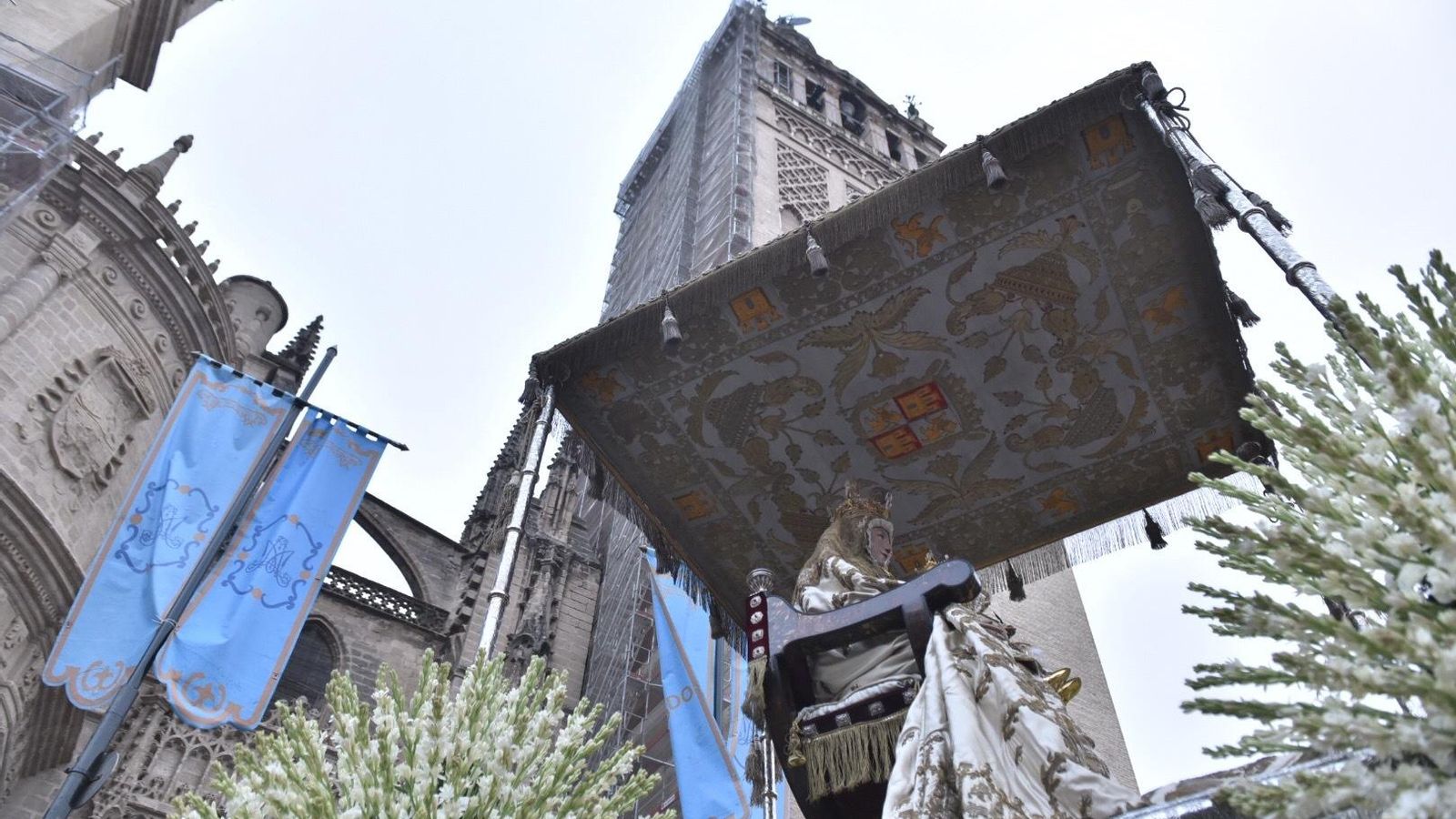 La Virgen de los Reyes, en la calle.