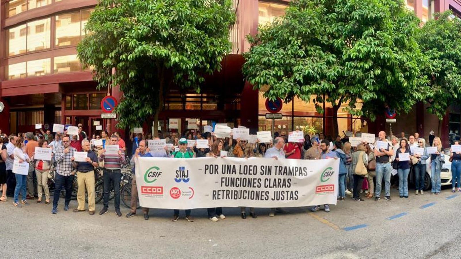 Funcionarios de Justicia en Viapol esta mañana.