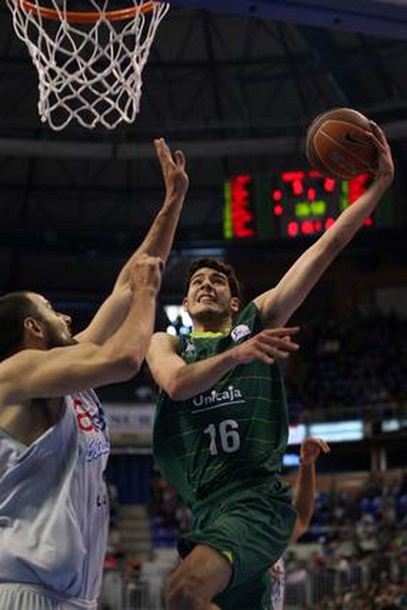 El Estudiantes precipita el desastre en el Martín Carpena (67-74)

Foto: ACB Photo