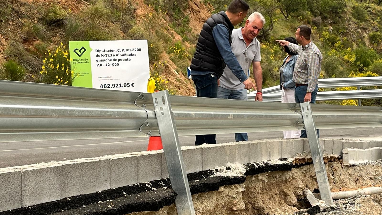Visita a la zona de José María Villegas. y los diputados Ismael Padilla, Mercedes Garzón y el portavoz José Manuel Conejero