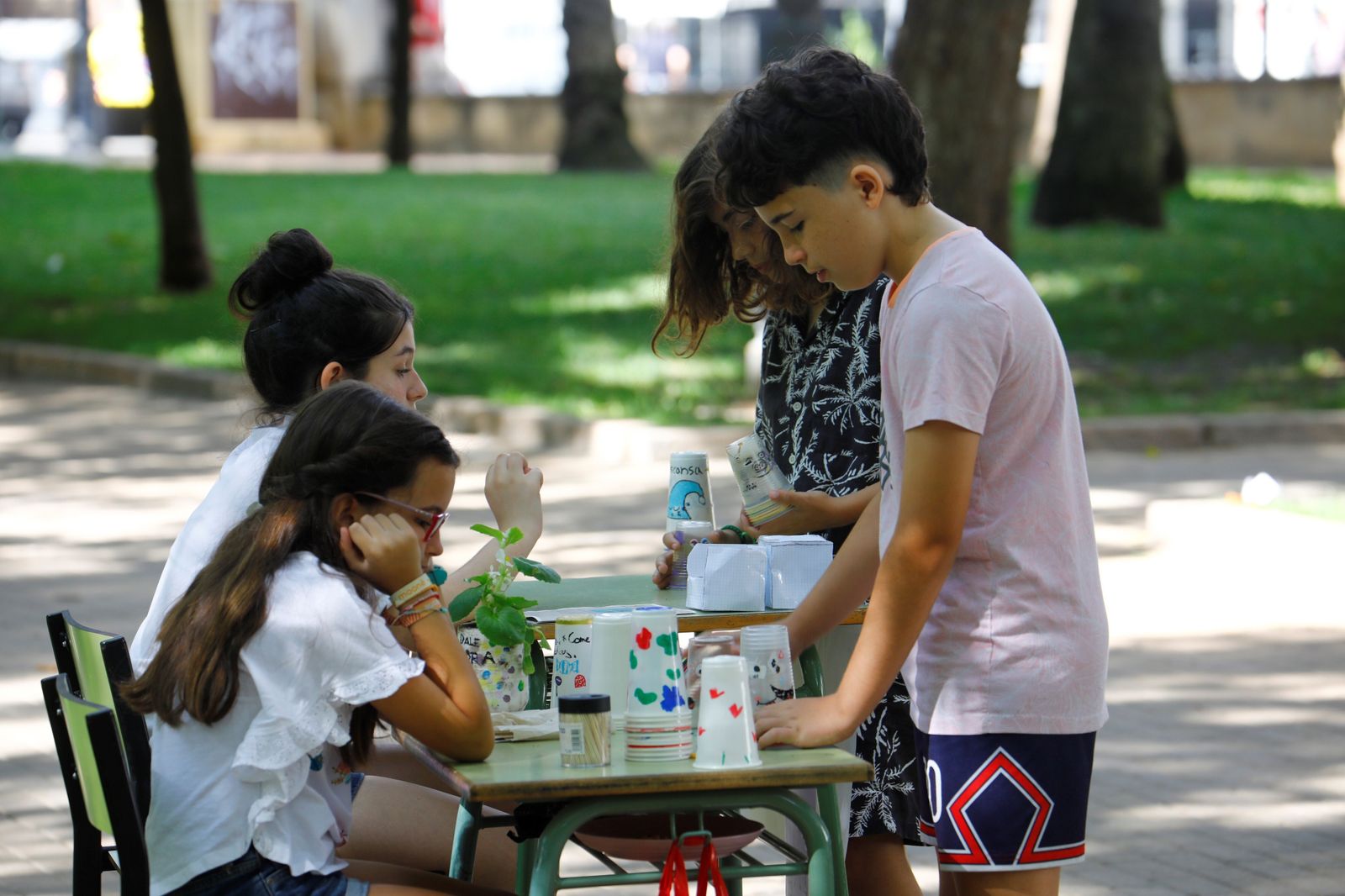 La Feria del Emprendimiento de las cooperativas escolares del Colegio Ferroviario de Córdoba, en imágenes
