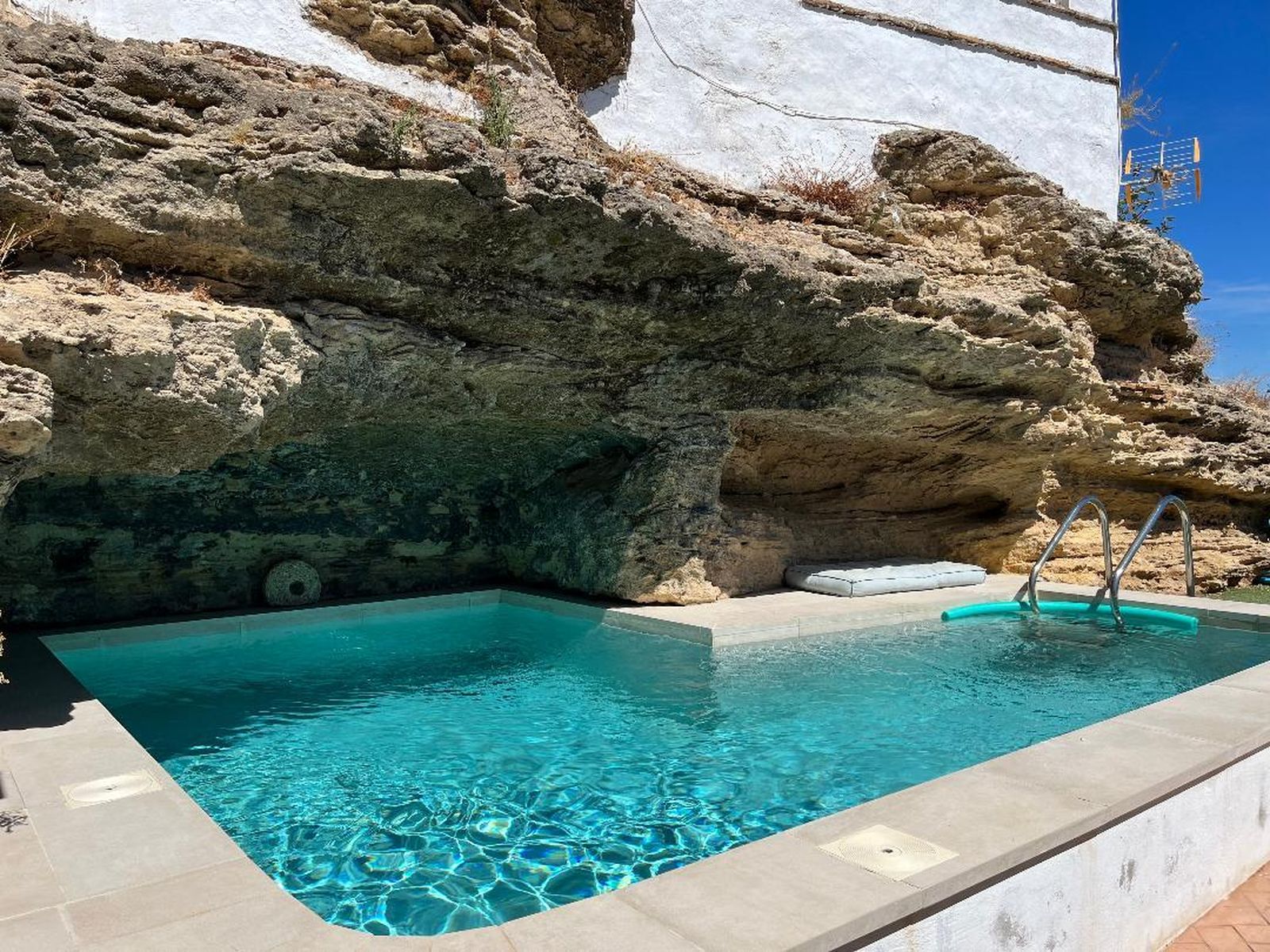 Imágenes de la casa de Lorenzo Perdiones y María Luisa Lavado