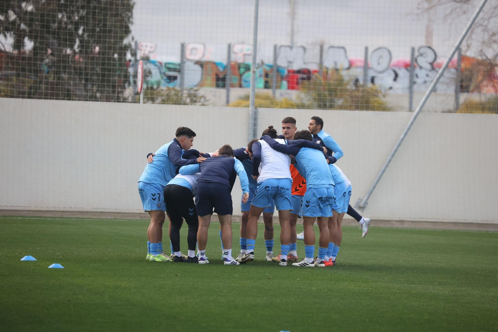 El Atlético Malagueño se da un festión ante el Porcuna para seguir líder (5-0)