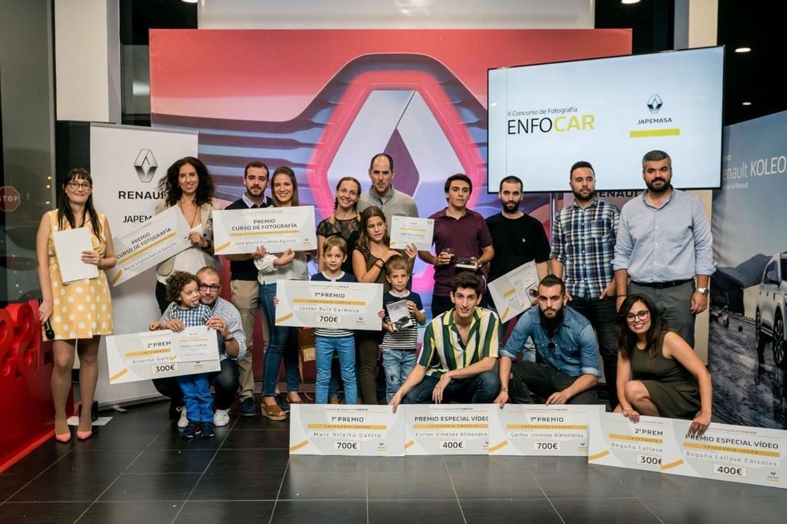 Los ganadores y finalistas del concurso organizado por el concesionario Japemasa Renault.