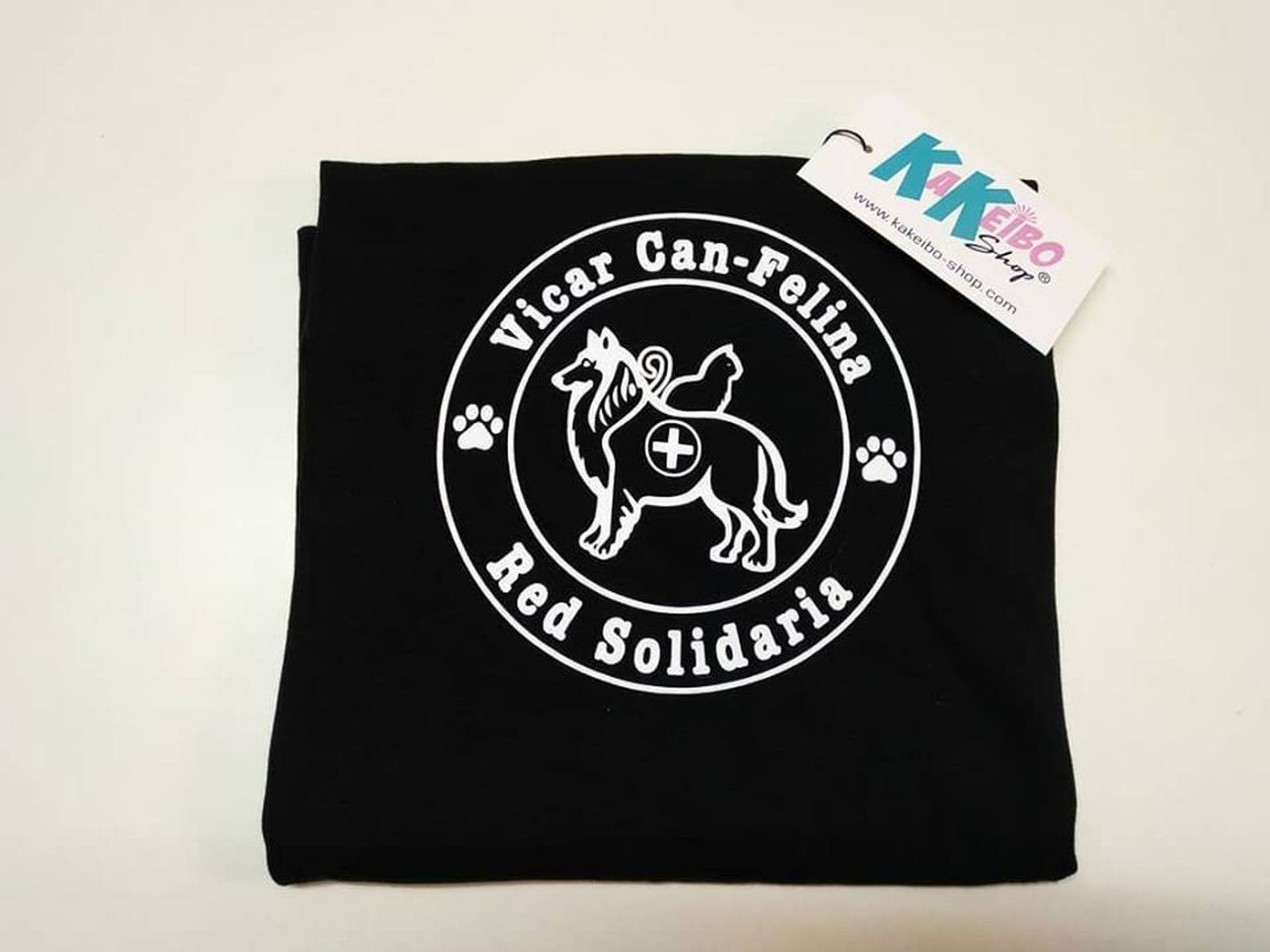 Una de las camisetas diseñadas por KaKeibo-Shop.