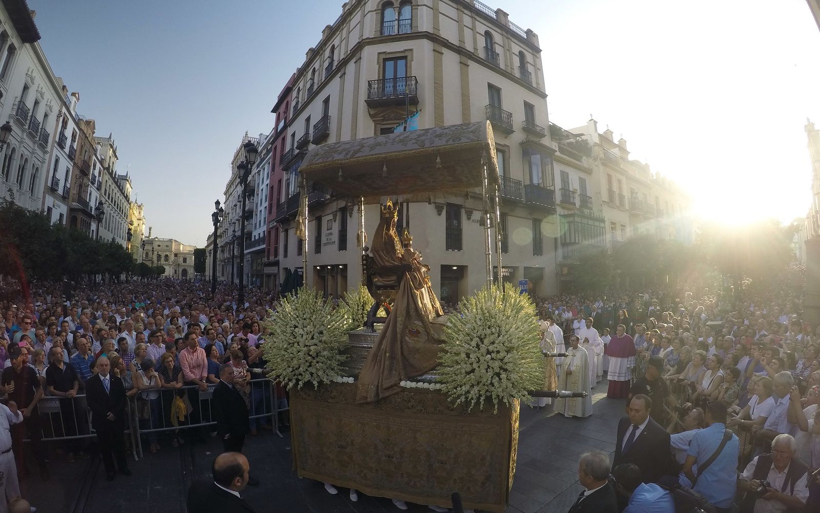 Las procesión de la Virgen de los Reyes