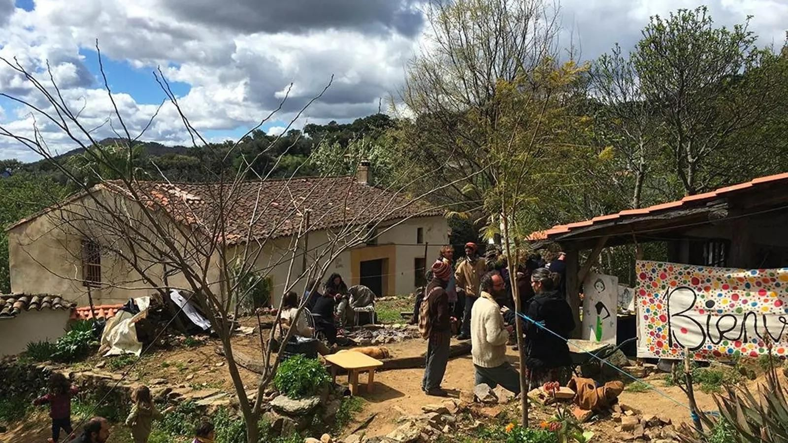 Una aldea que florece entre castaños y huertos