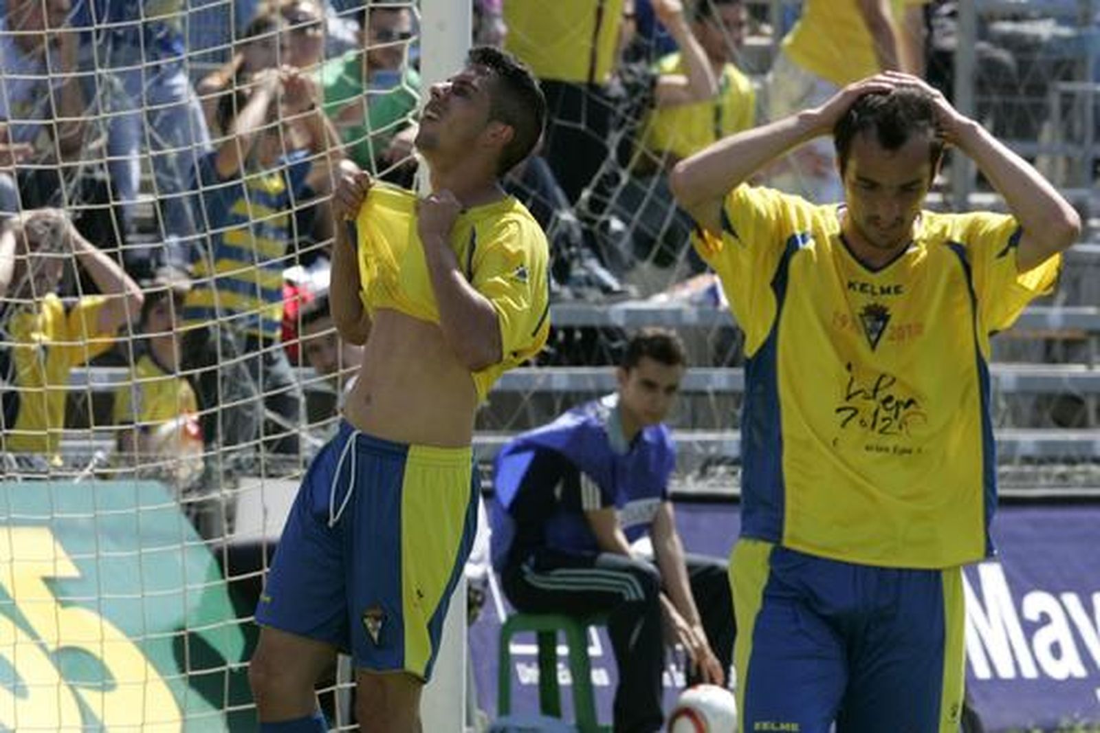 Carlos Caballero tuvo el 1-0 antes del descanso, pero su remate se marchó alto. 

Foto: Jesus Marin