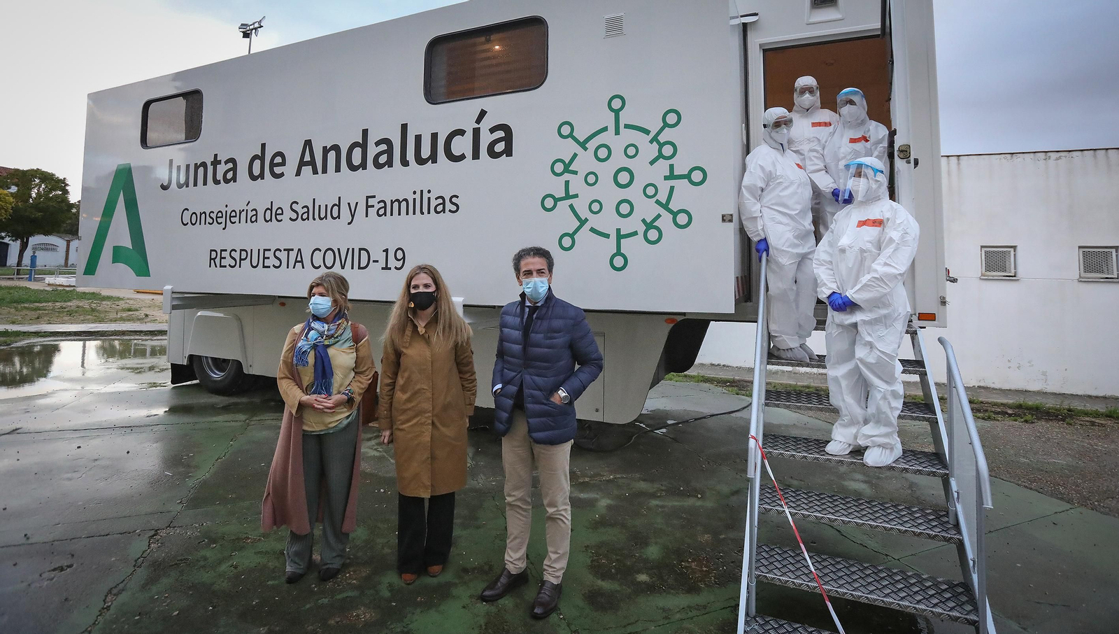 El 'Covid-Bus' de la Junta para el cribado masivo comienza en Jerez