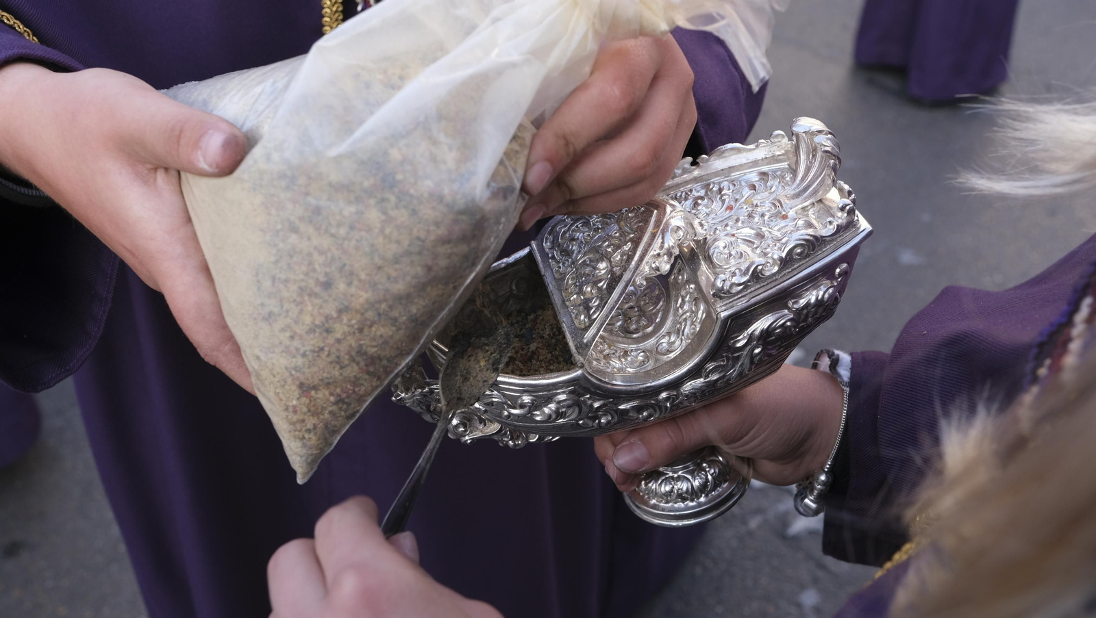 La procesión de Pasión en Almería, en imágenes