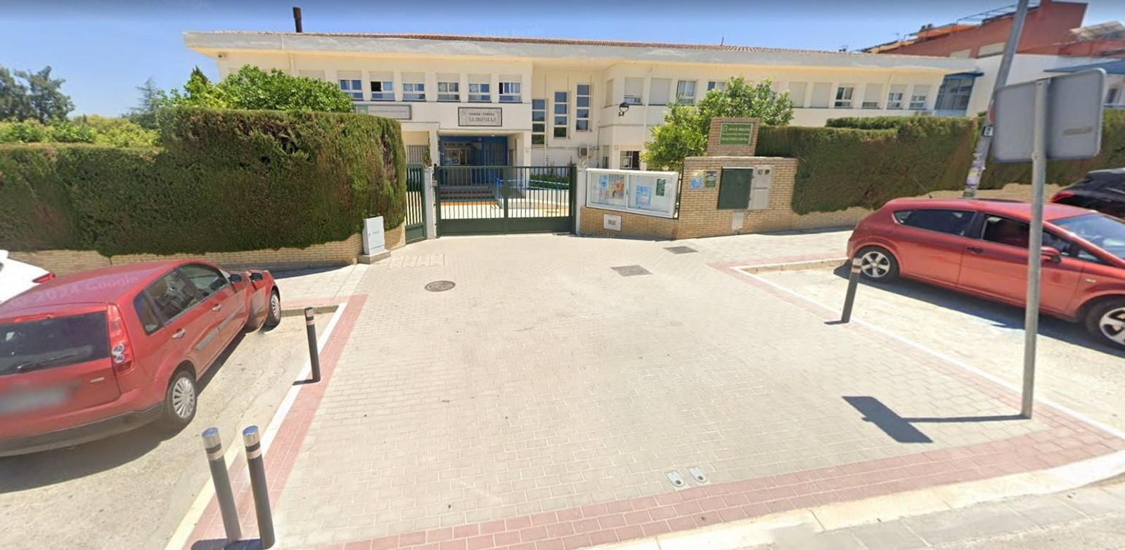 Vista general del CEIP La Motilla en Dos Hermanas donde tuvo lugar el accidente.