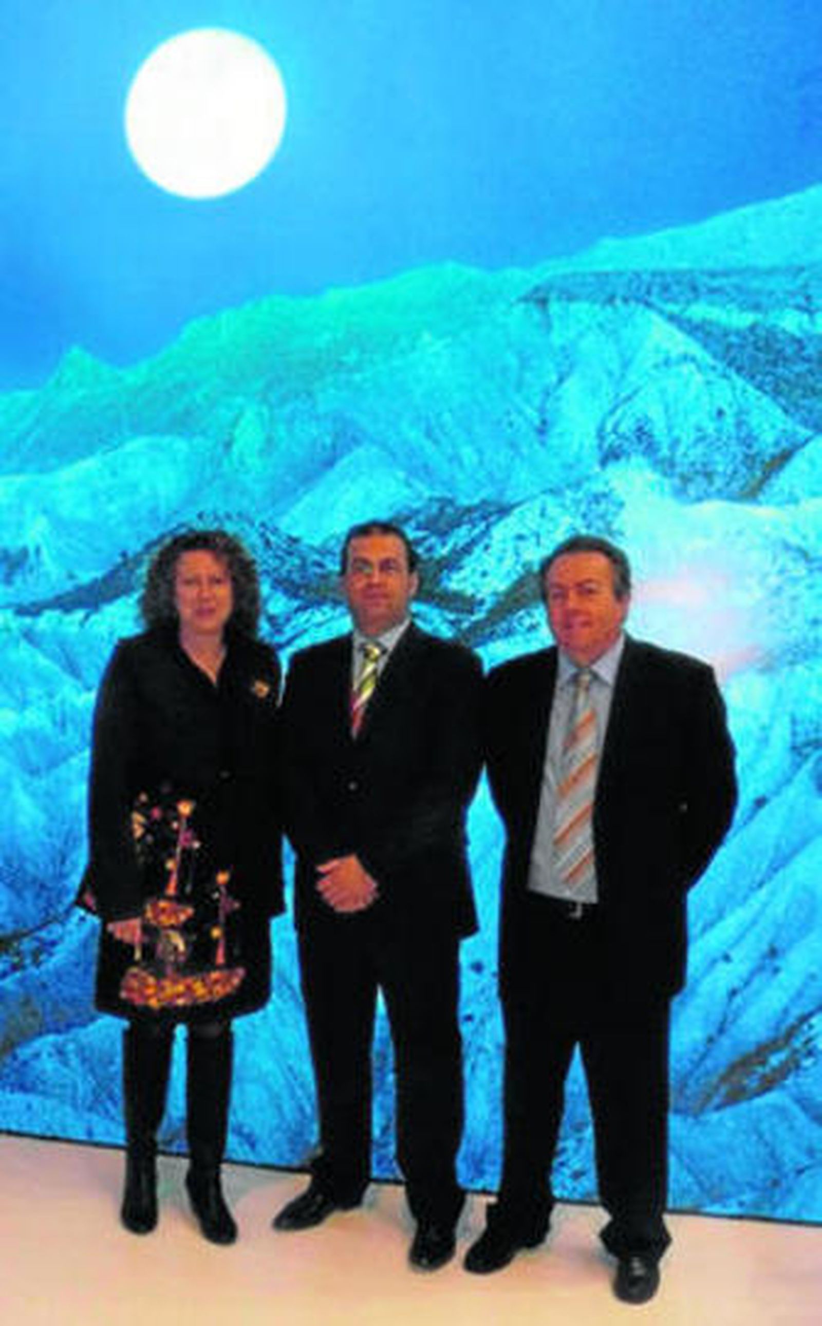 Francisco Guil, alcalde de Alhama, en el estand de Almería en FITUR.