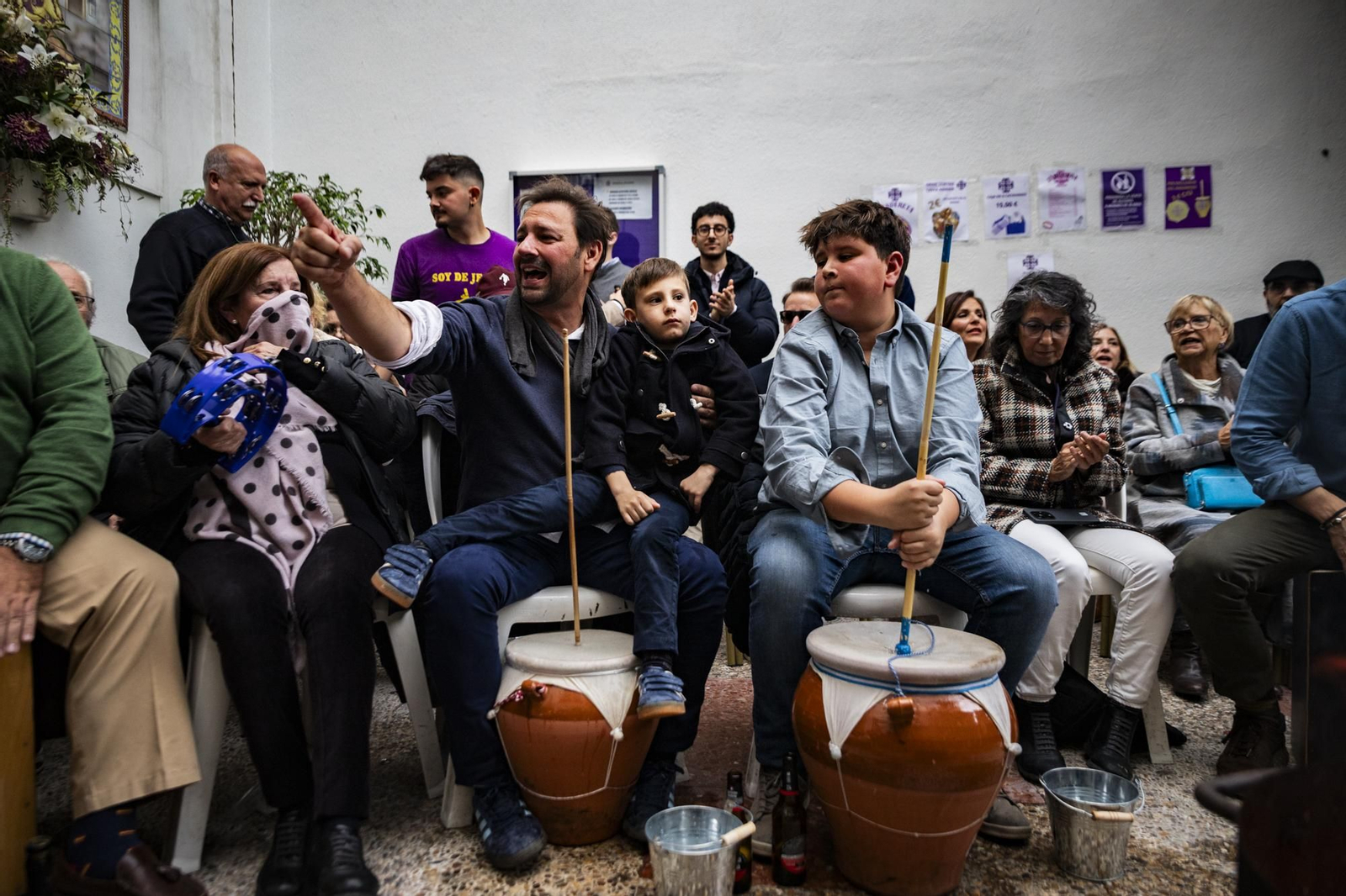 Imágenes del gran ambiente del segundo fin de semana de zambombas en Jerez.