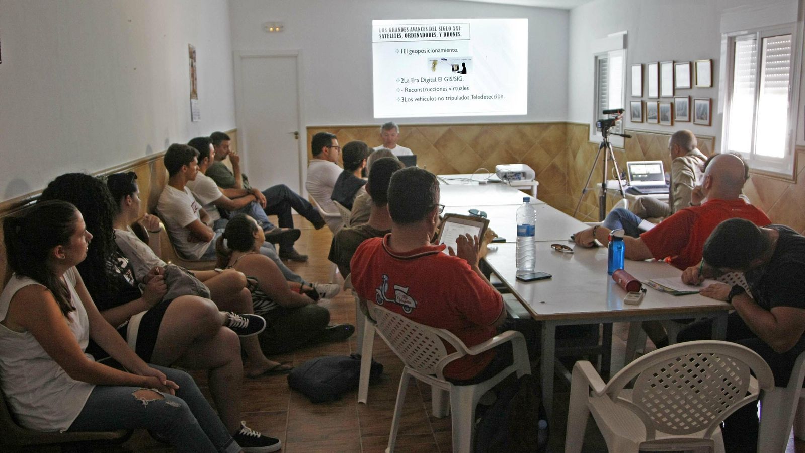 Un momento del curso que se está celebrando en Mesas de Asta.