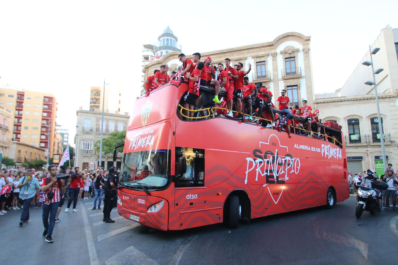 Las imágenes de la rúa de la UD Almería