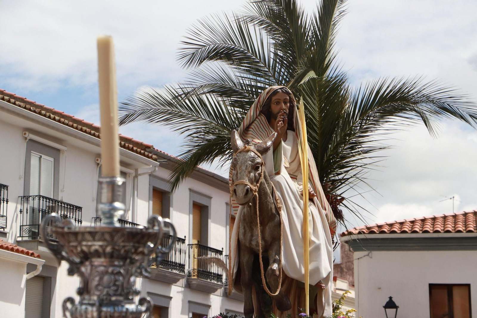 La Borriquita recorre las calles de Hinojosa del Duque.
